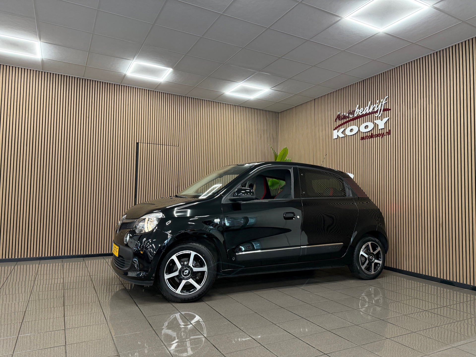 https://www.autokooy.nl//xml/images/48264154-9.JPG