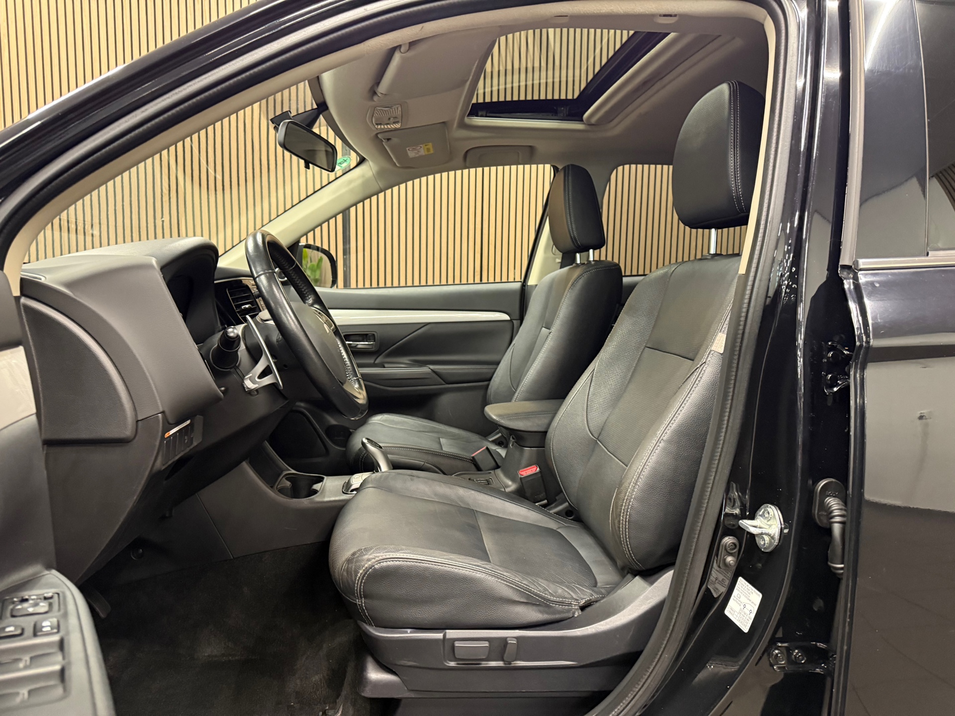 https://www.autokooy.nl//xml/images/48352977-12.JPG