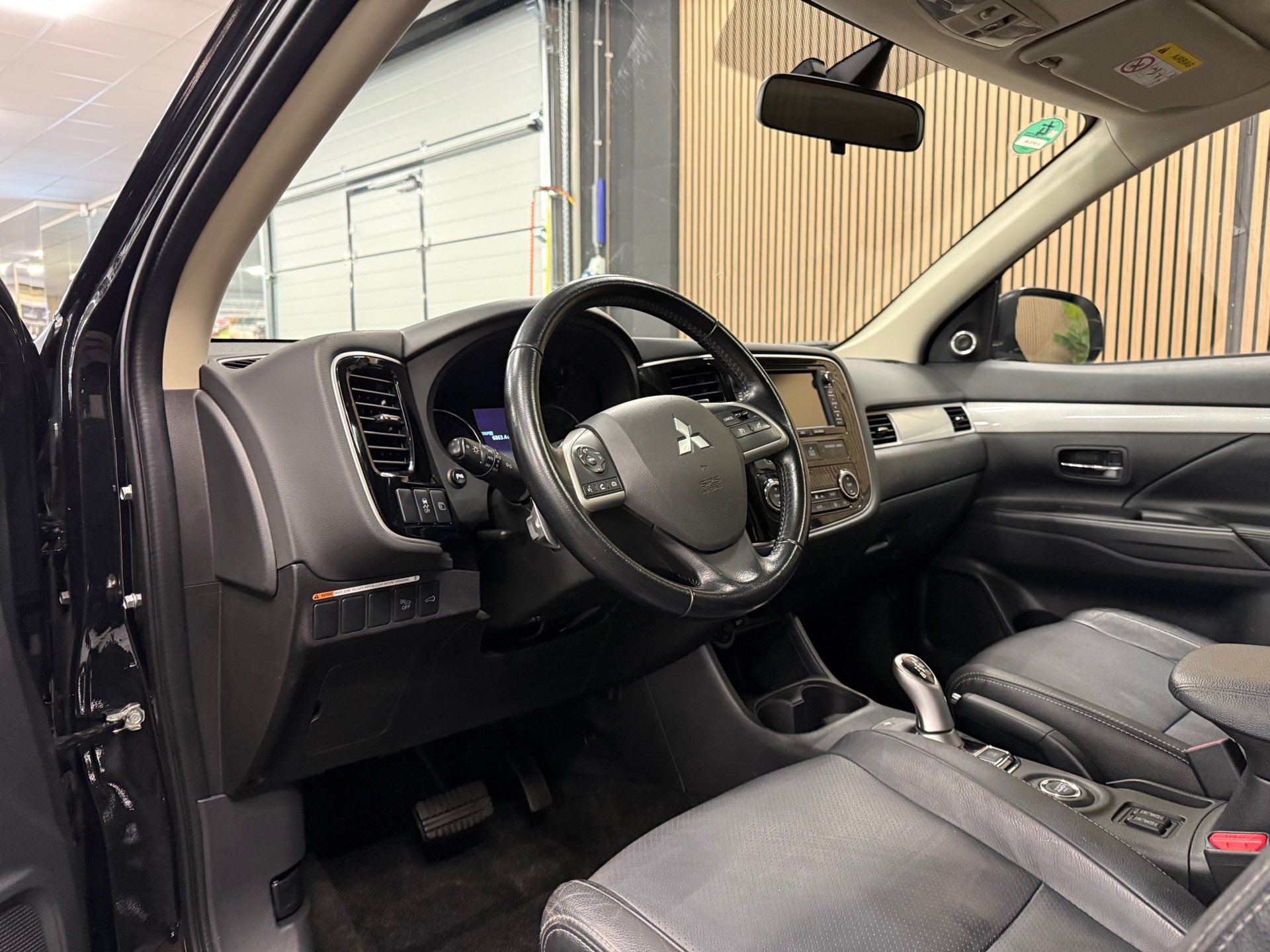 https://www.autokooy.nl//xml/images/48352977-13.JPG
