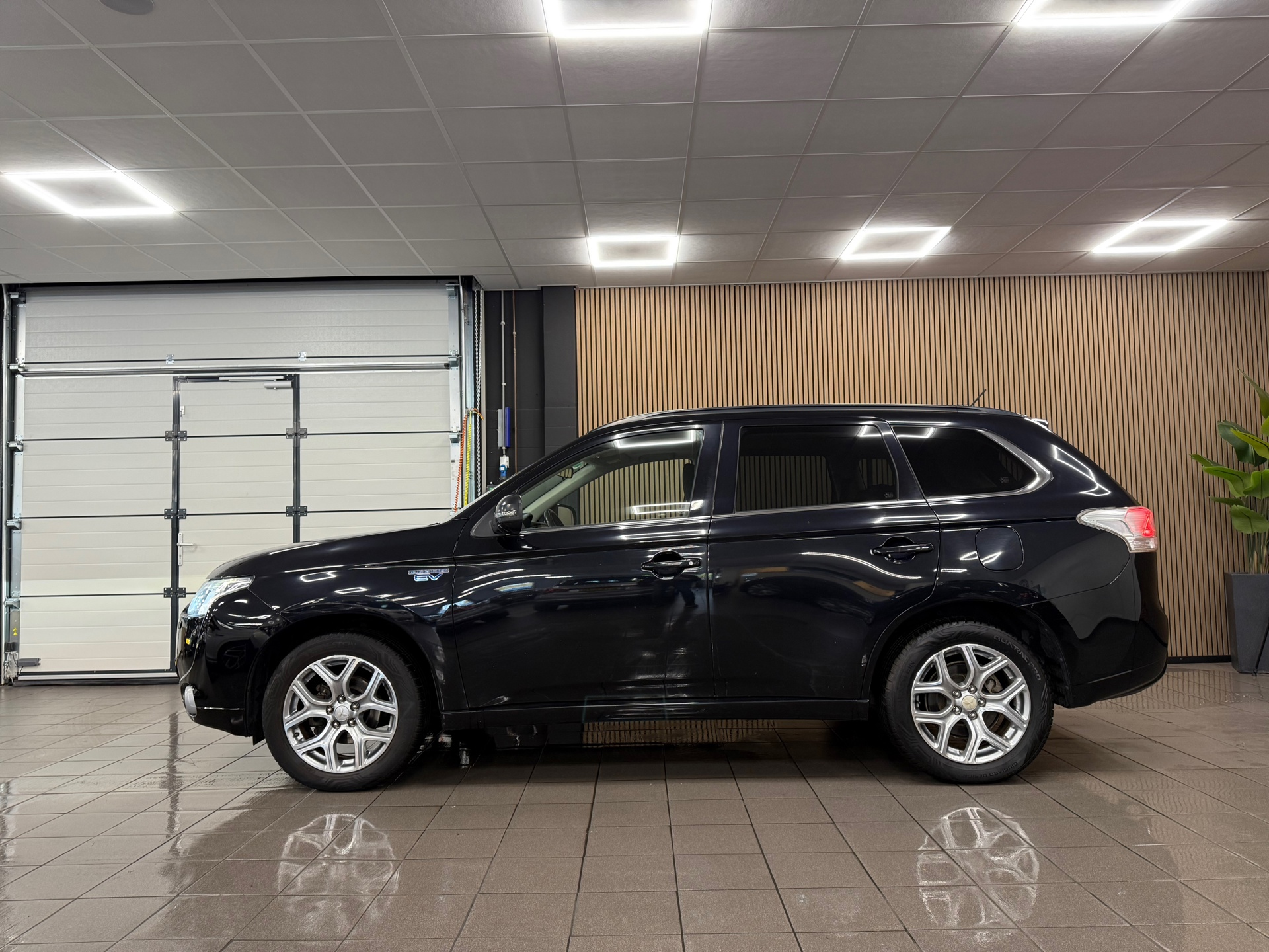 https://www.autokooy.nl//xml/images/48352977-2.JPG