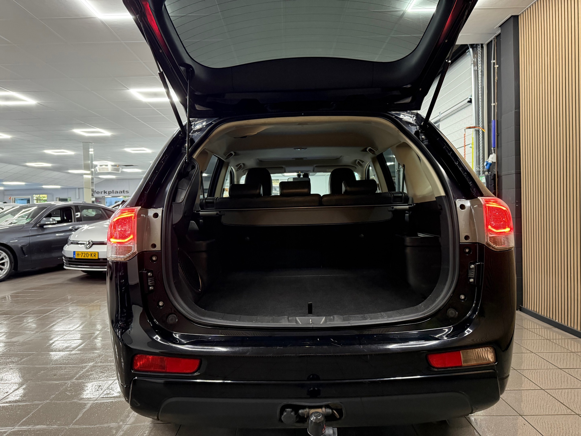 https://www.autokooy.nl//xml/images/48352977-5.JPG