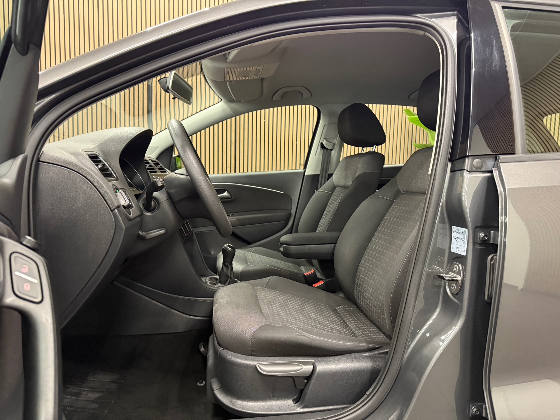 https://www.autokooy.nl//xml/images/48381450-11.JPG