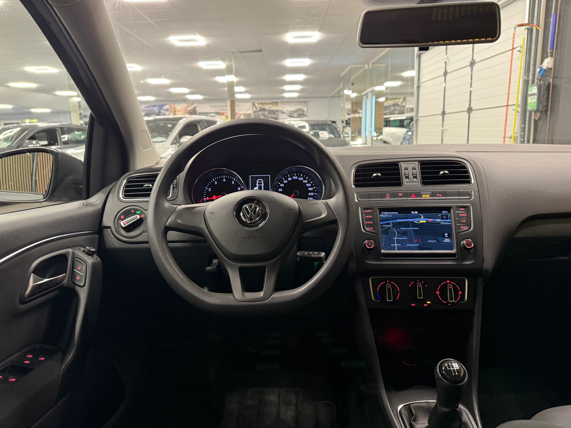 https://www.autokooy.nl//xml/images/48381450-22.JPG