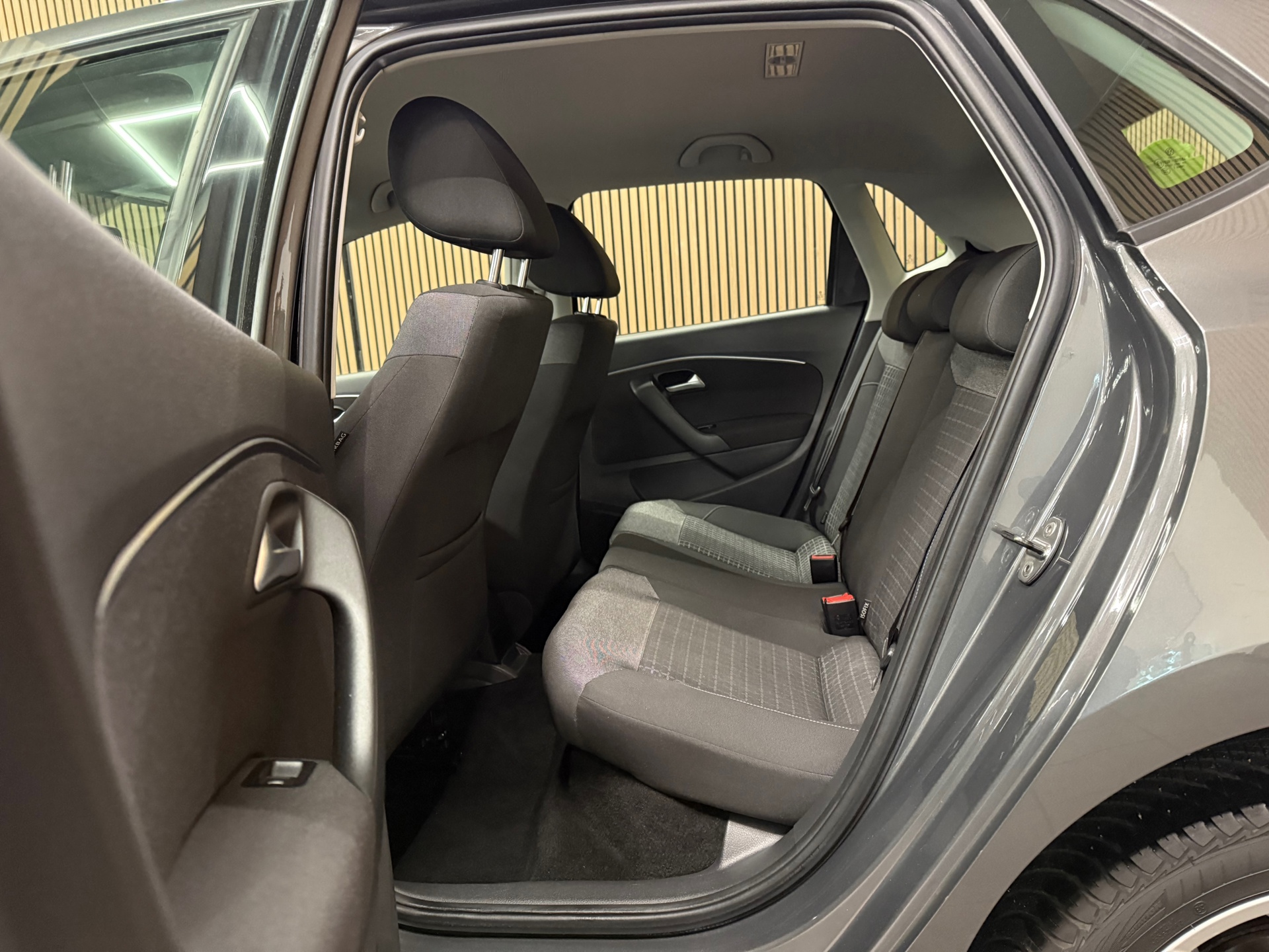 https://www.autokooy.nl//xml/images/48381450-23.JPG