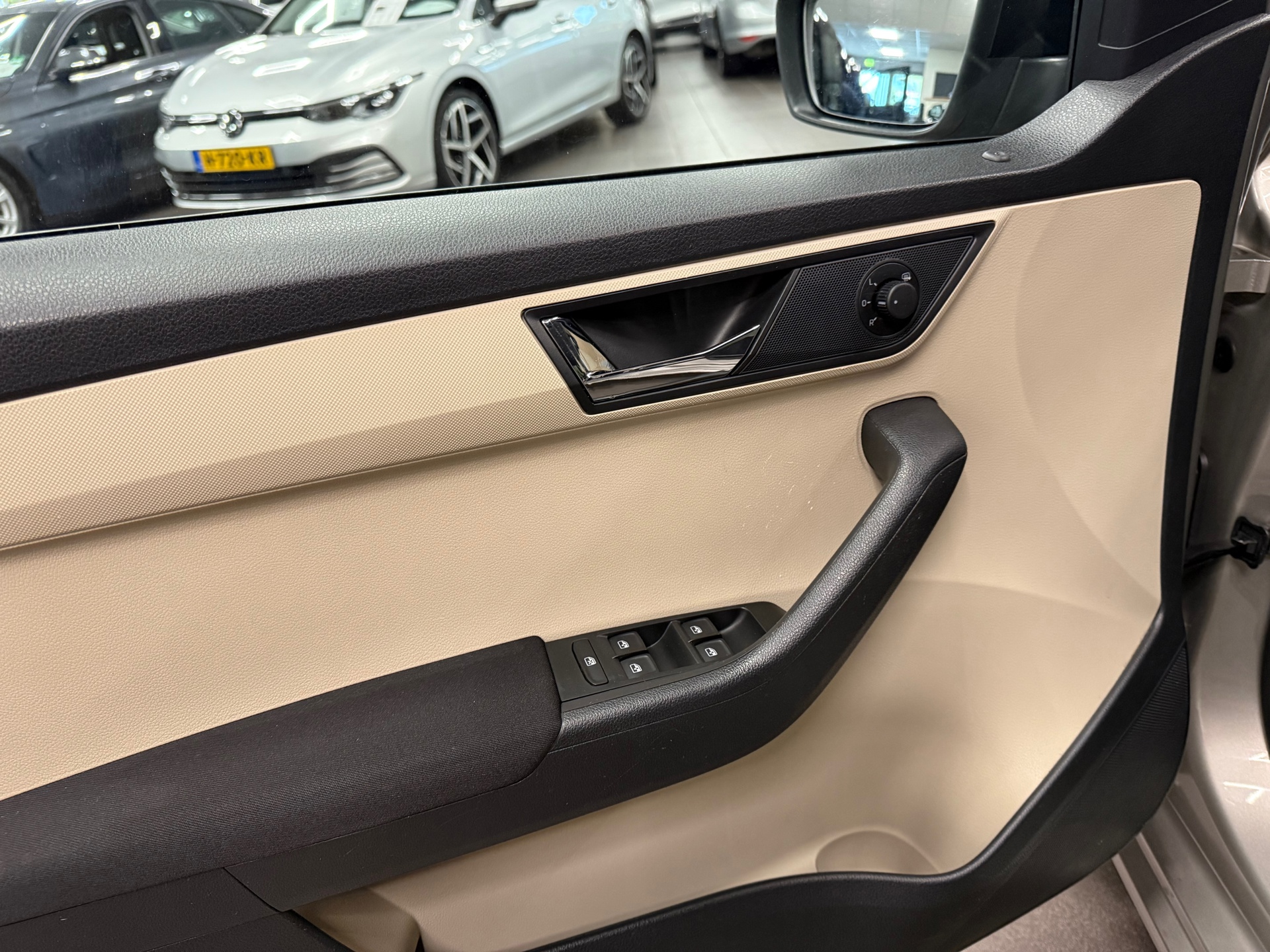 https://www.autokooy.nl//xml/images/48416638-11.JPG