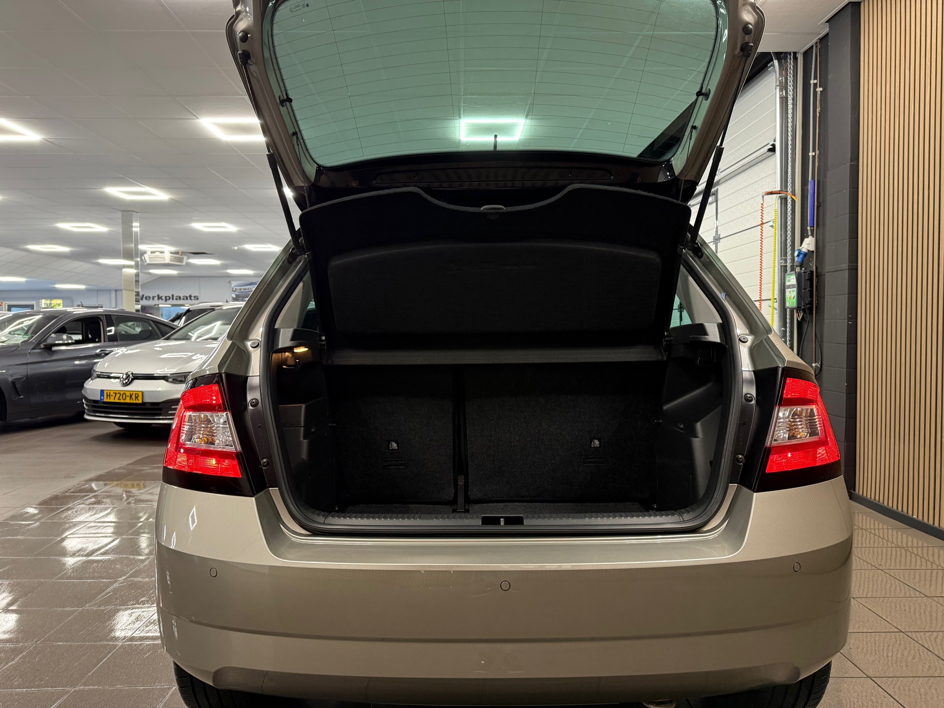 https://www.autokooy.nl//xml/images/48416638-5.JPG