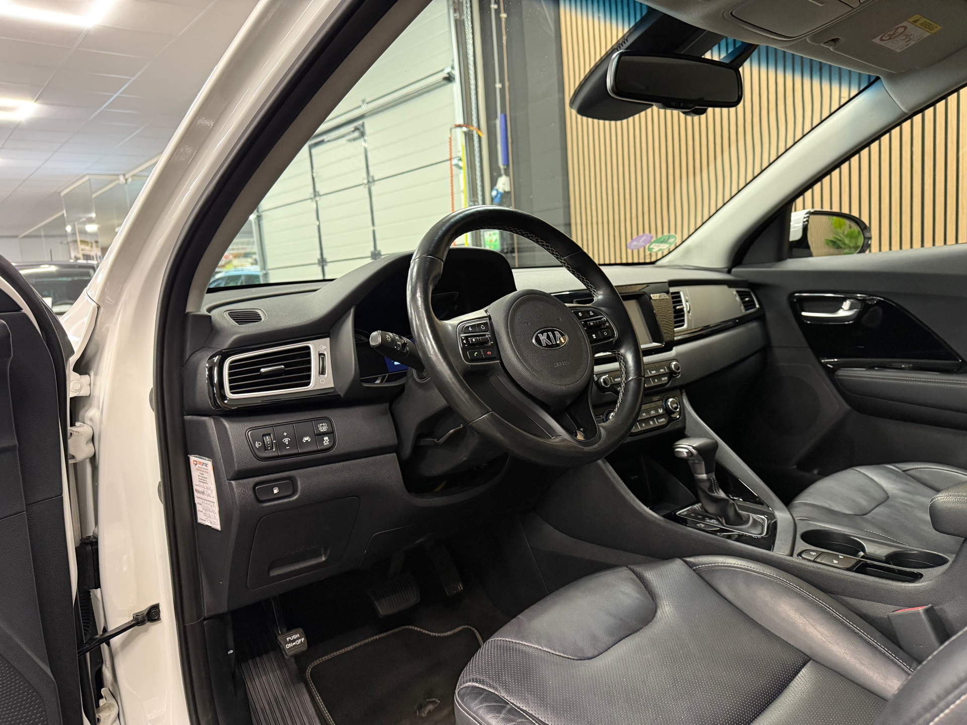 https://www.autokooy.nl//xml/images/48467171-12.JPG