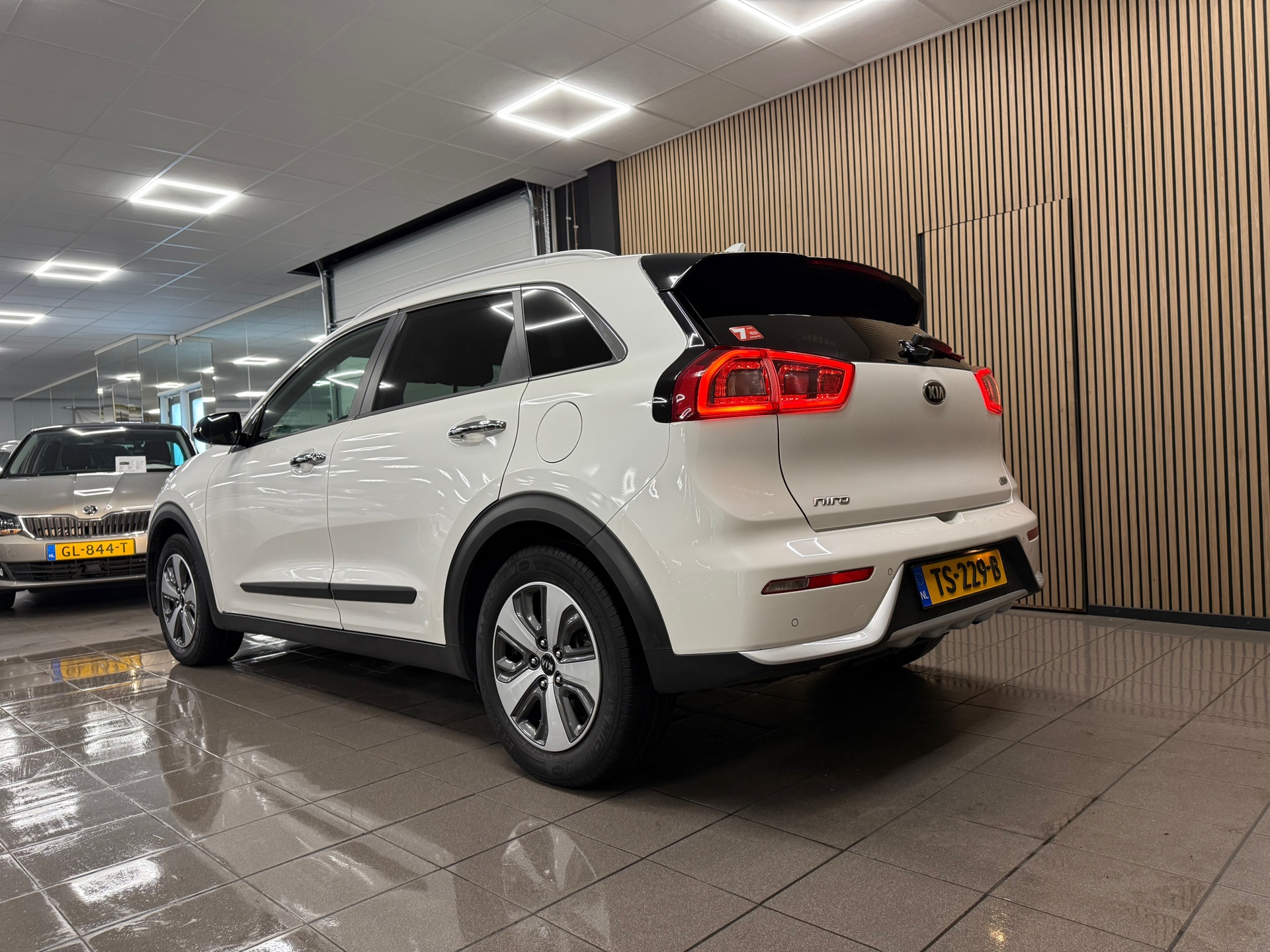 https://www.autokooy.nl//xml/images/48467171-3.JPG