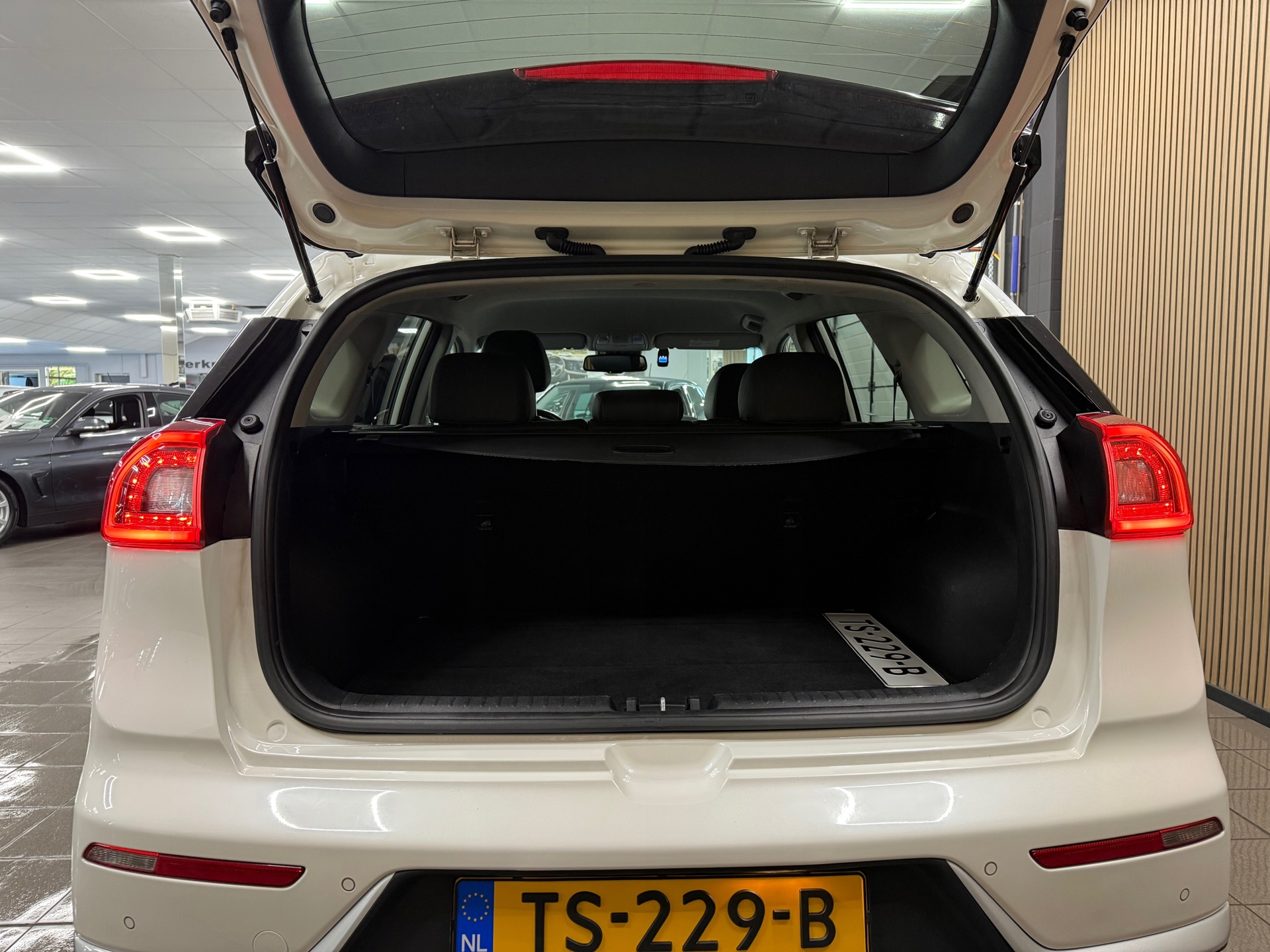 https://www.autokooy.nl//xml/images/48467171-5.JPG