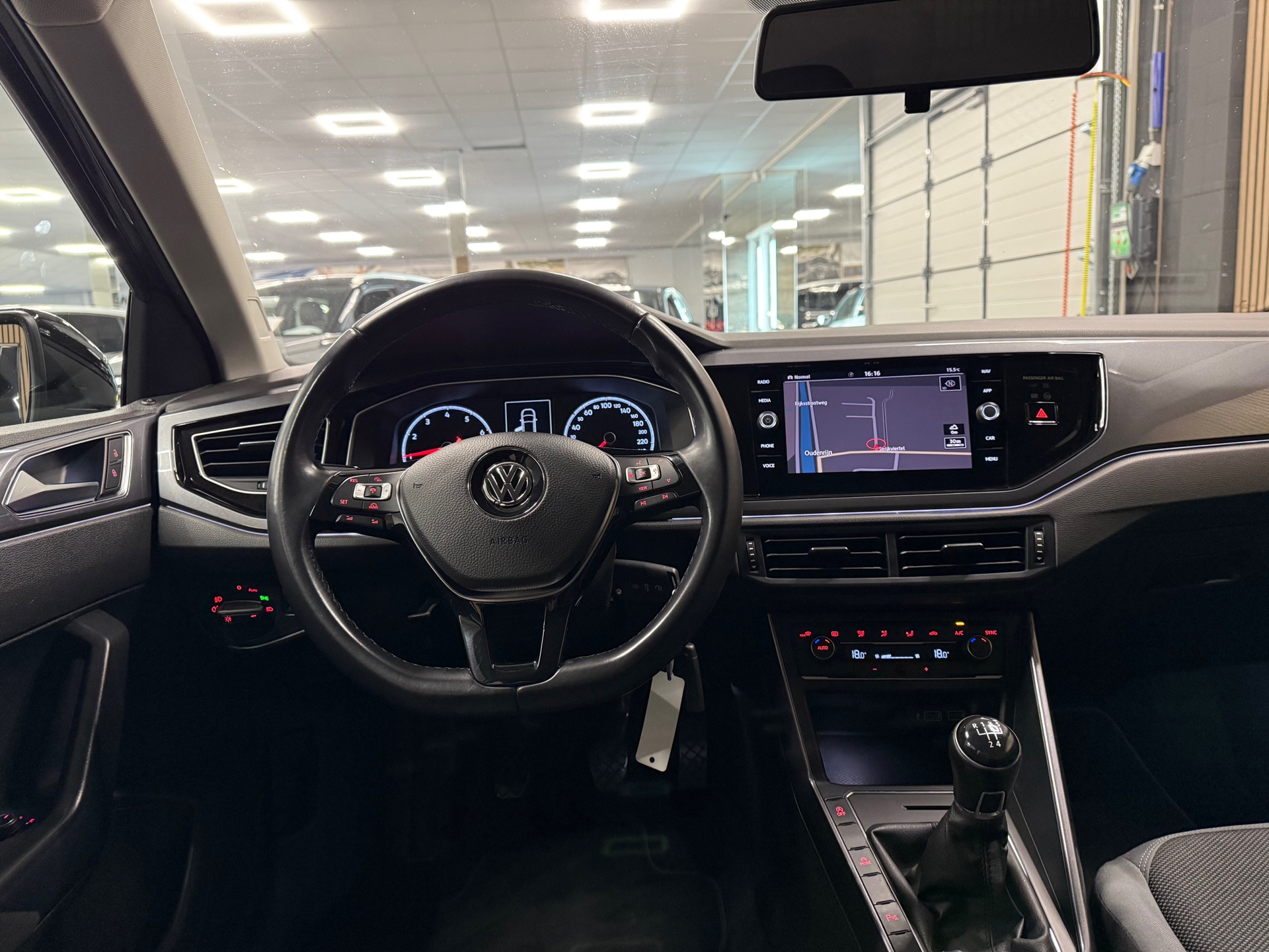 https://www.autokooy.nl//xml/images/48566339-21.JPG