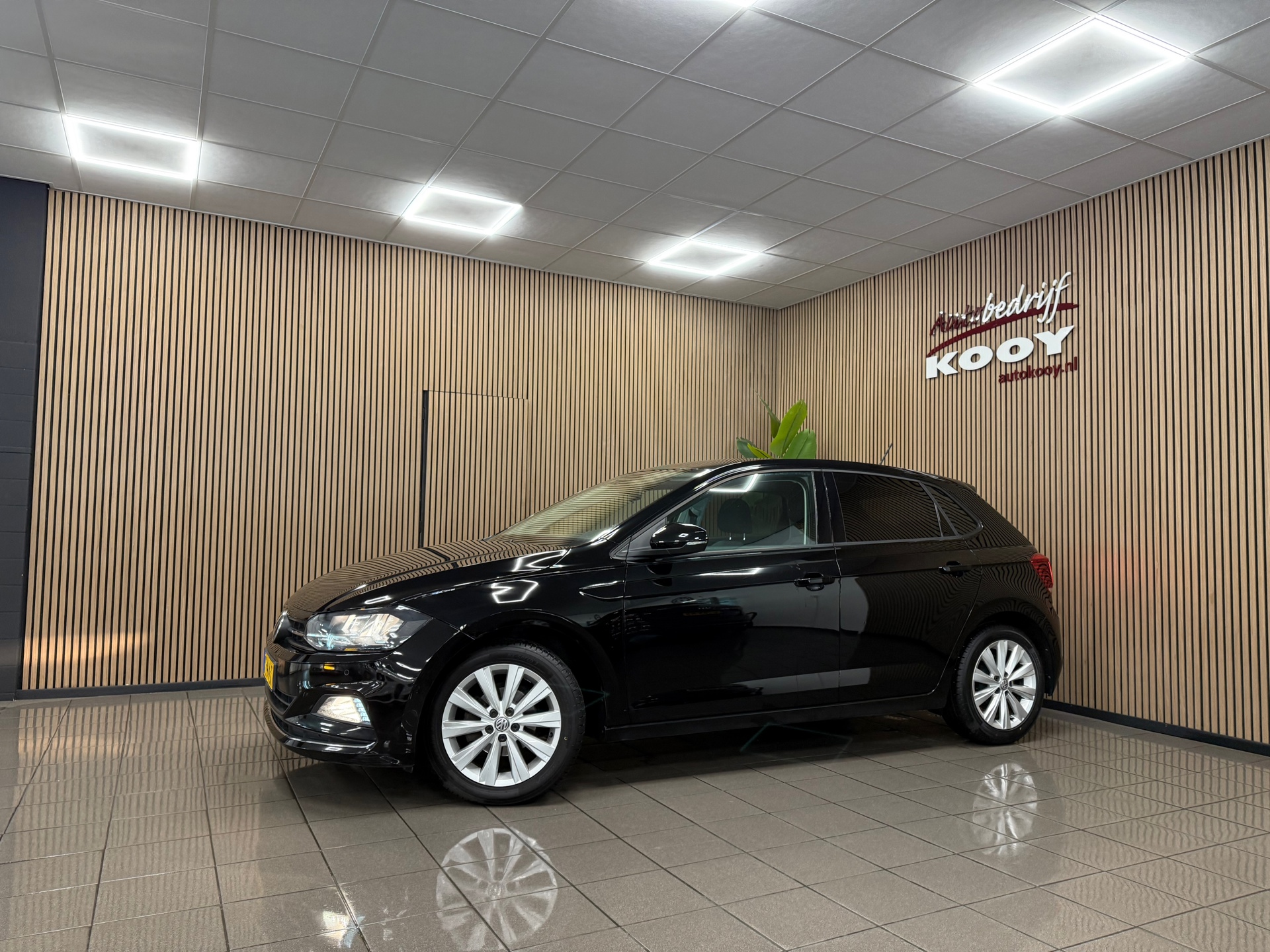 https://www.autokooy.nl//xml/images/48566339-9.JPG