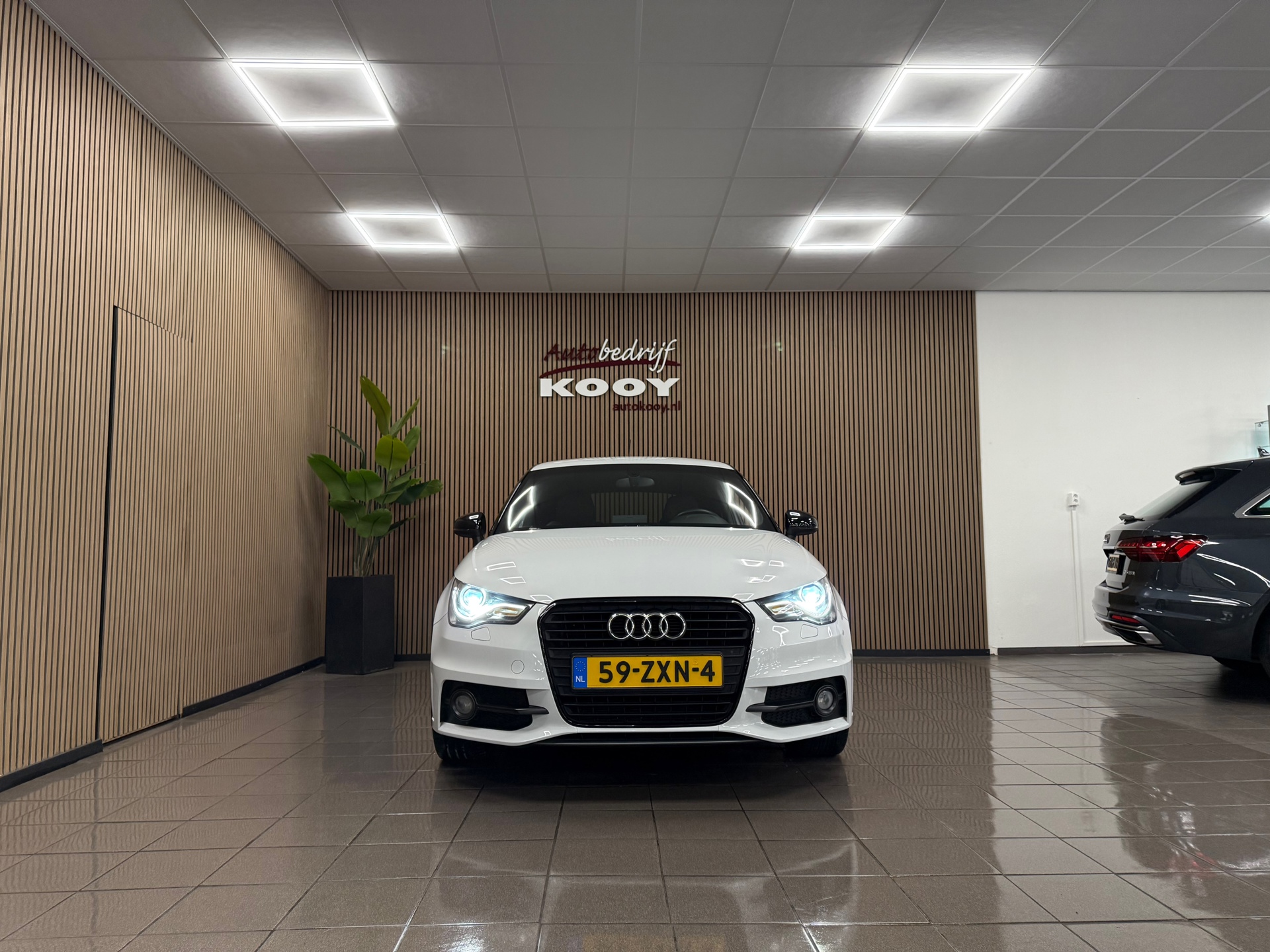 https://www.autokooy.nl//xml/images/48566893-8.JPG