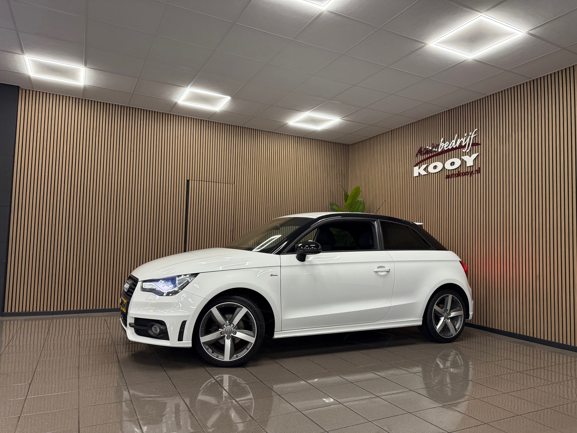 https://www.autokooy.nl//xml/images/48566893-9.JPG