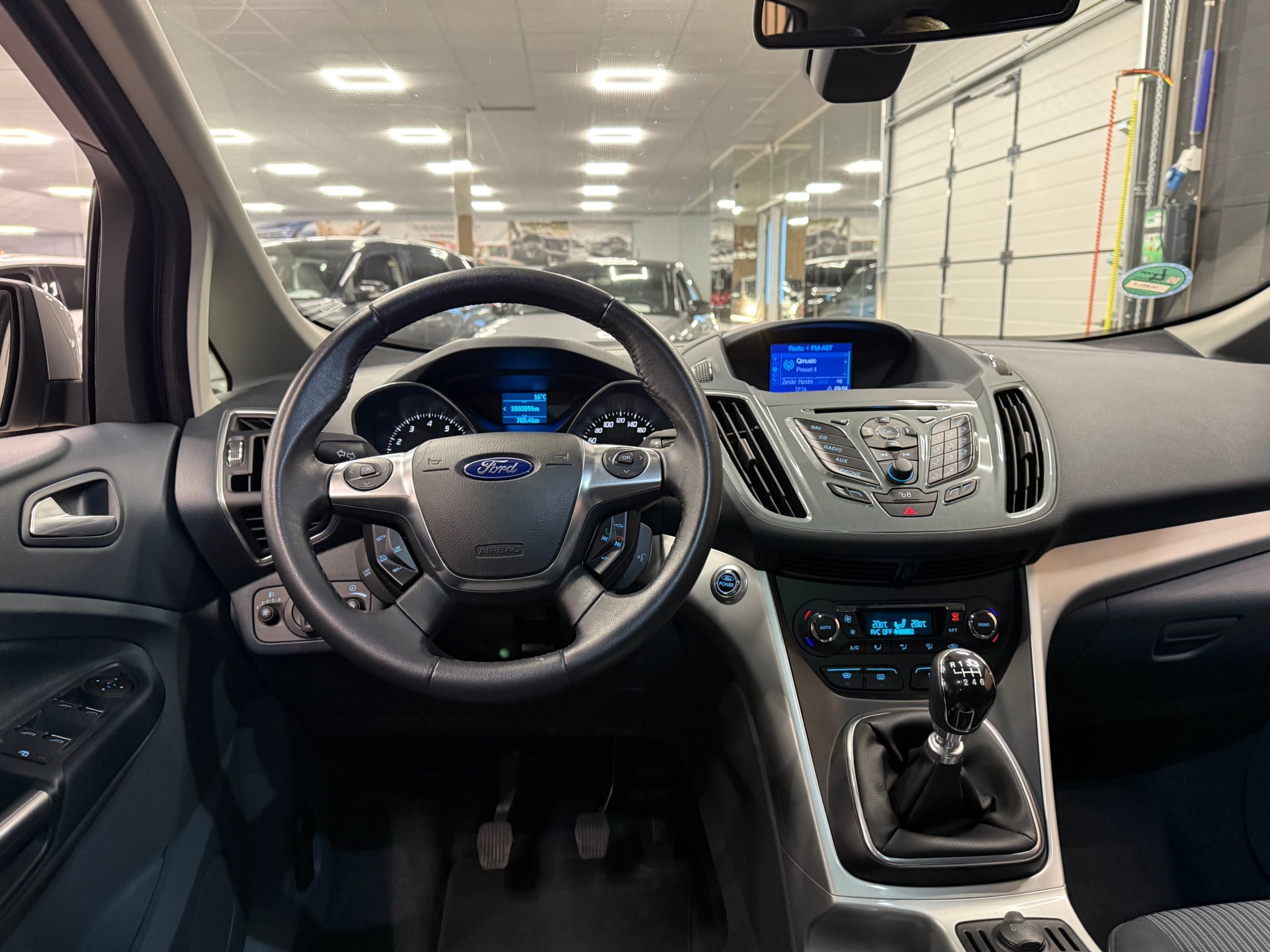 https://www.autokooy.nl//xml/images/48567124-21.JPG