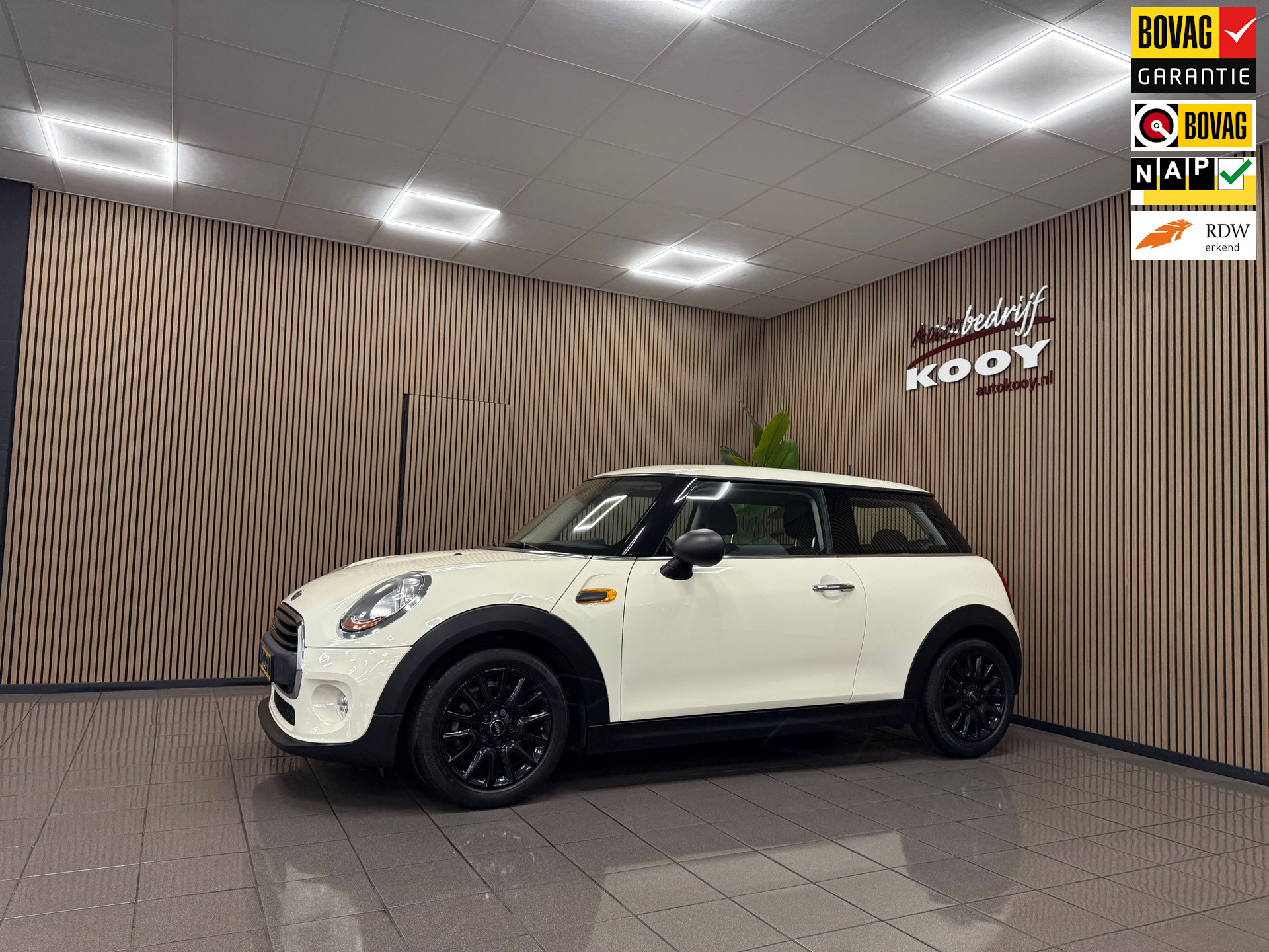 Mini Mini 1.2 One Business * Automaat / Dealer onderhouden / Navigatie / NL Auto *
