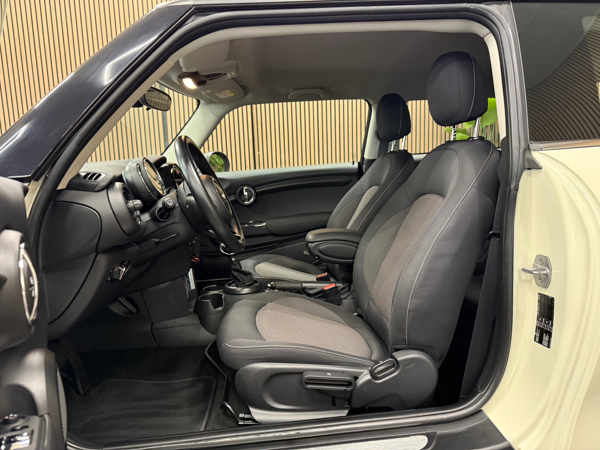 https://www.autokooy.nl//xml/images/48627051-11.JPG