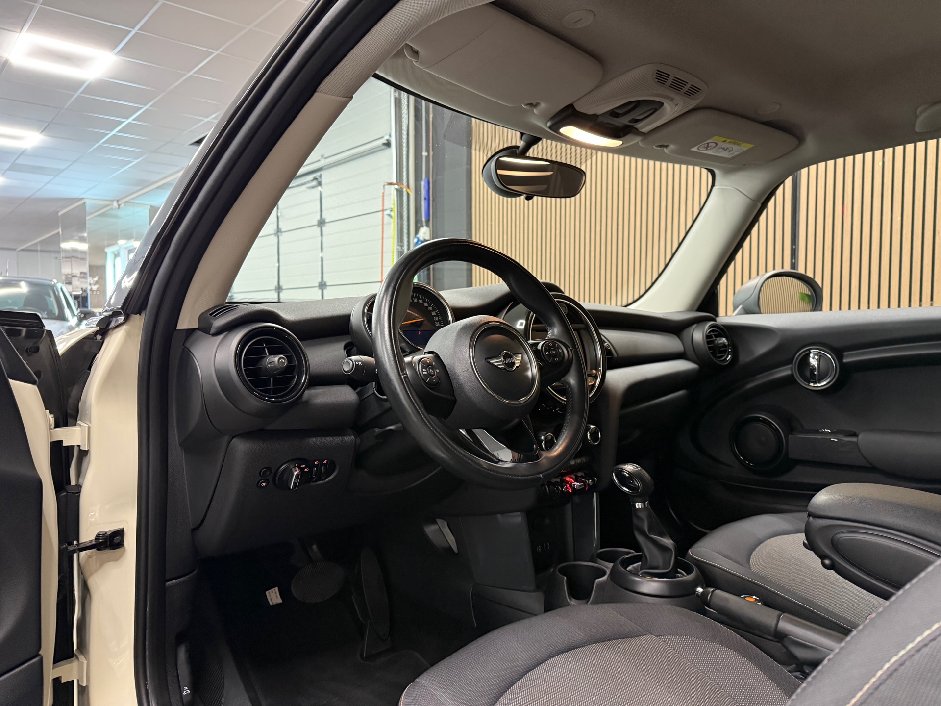 https://www.autokooy.nl//xml/images/48627051-12.JPG