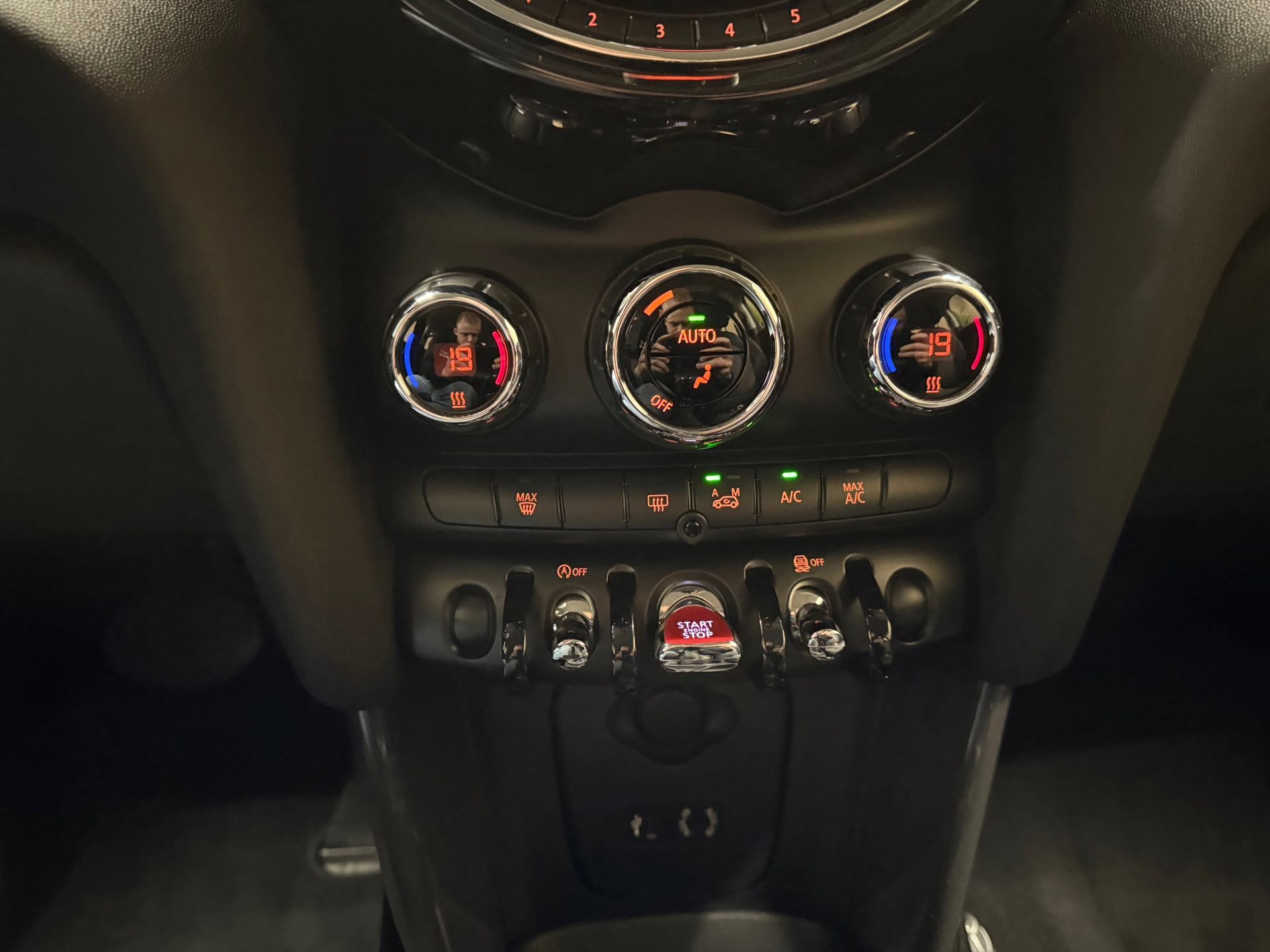 https://www.autokooy.nl//xml/images/48627051-18.JPG