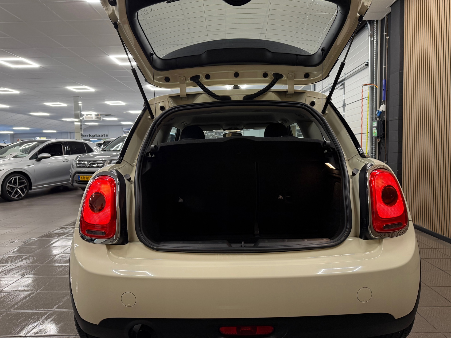 https://www.autokooy.nl//xml/images/48627051-5.JPG
