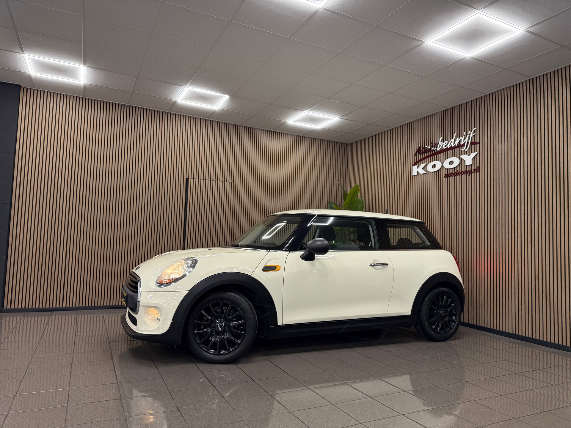 https://www.autokooy.nl//xml/images/48627051-9.JPG