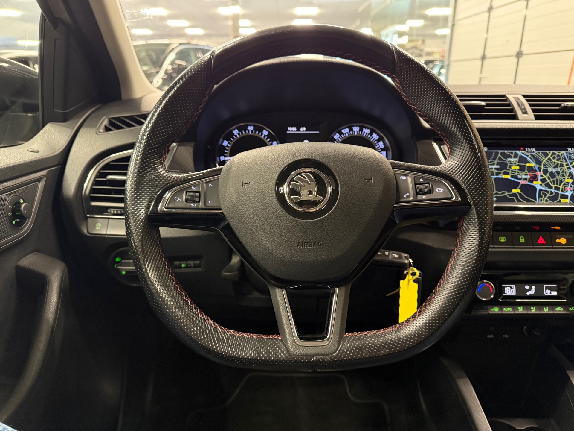 https://www.autokooy.nl//xml/images/48657523-13.JPG