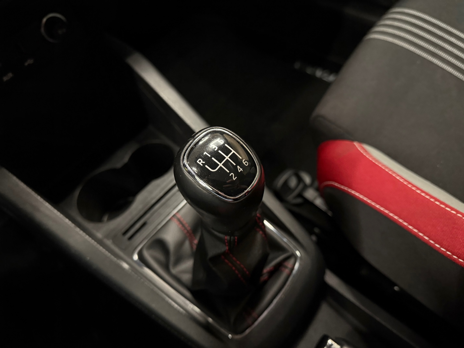 https://www.autokooy.nl//xml/images/48657523-20.JPG