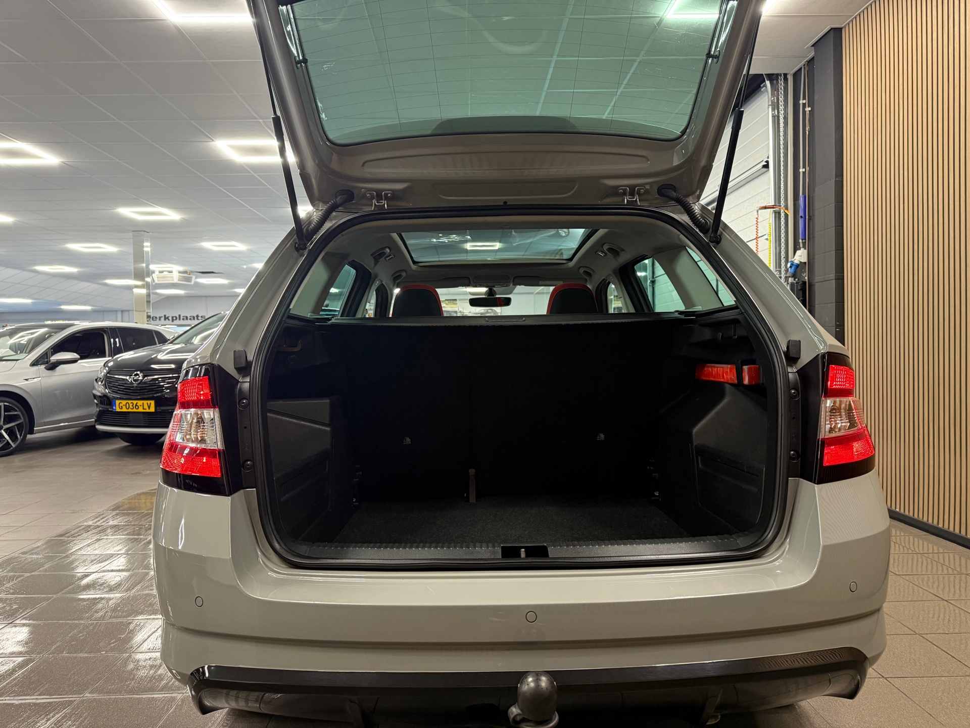 https://www.autokooy.nl//xml/images/48657523-5.JPG