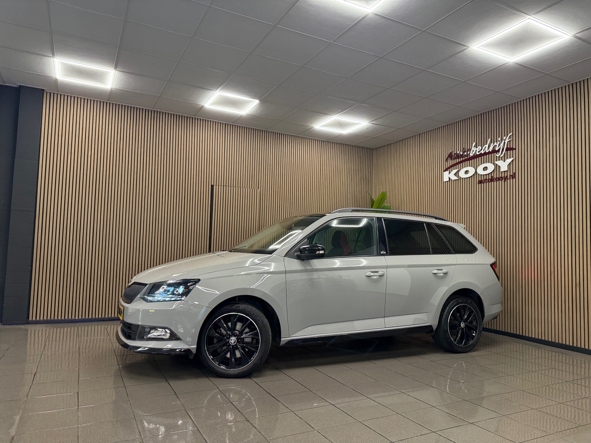https://www.autokooy.nl//xml/images/48657523-9.JPG