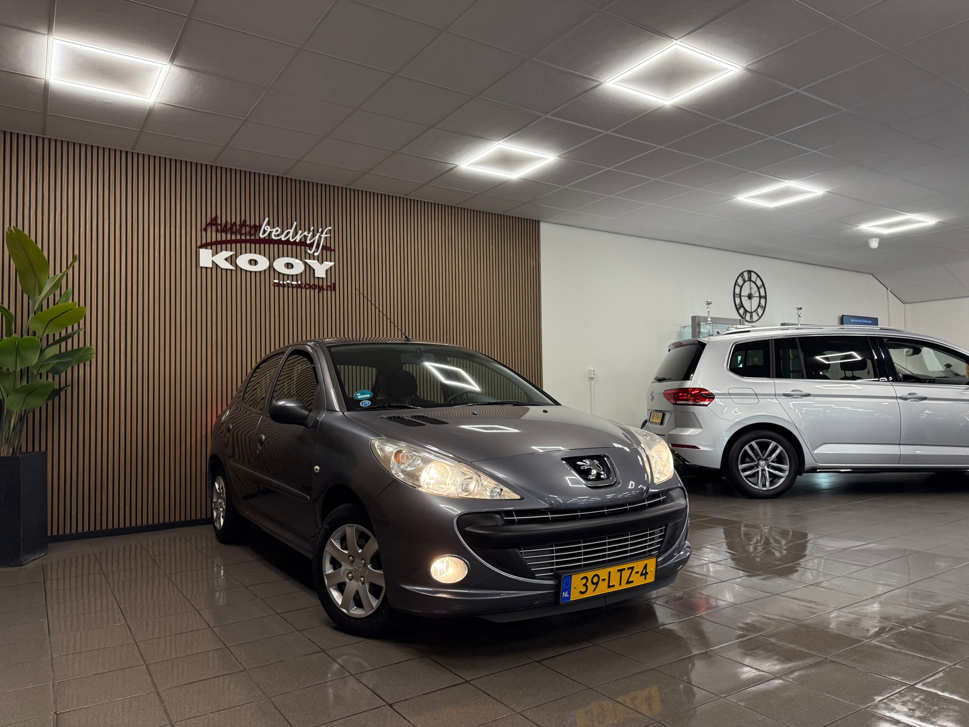 https://www.autokooy.nl//xml/images/49540360-7.JPG