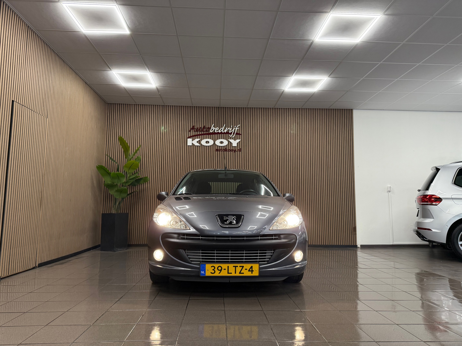 https://www.autokooy.nl//xml/images/49540360-8.JPG