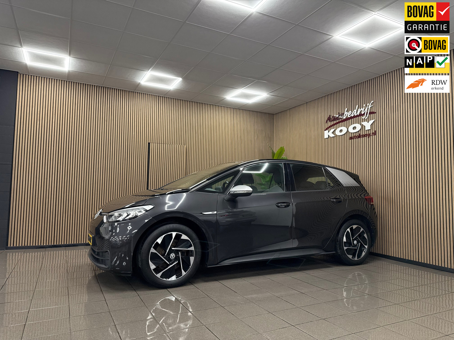 Volkswagen ID.3 First 58 kWh * 1e Eig / Carplay / ACC / Navigatie / 19" LM Velgen / NL Auto *