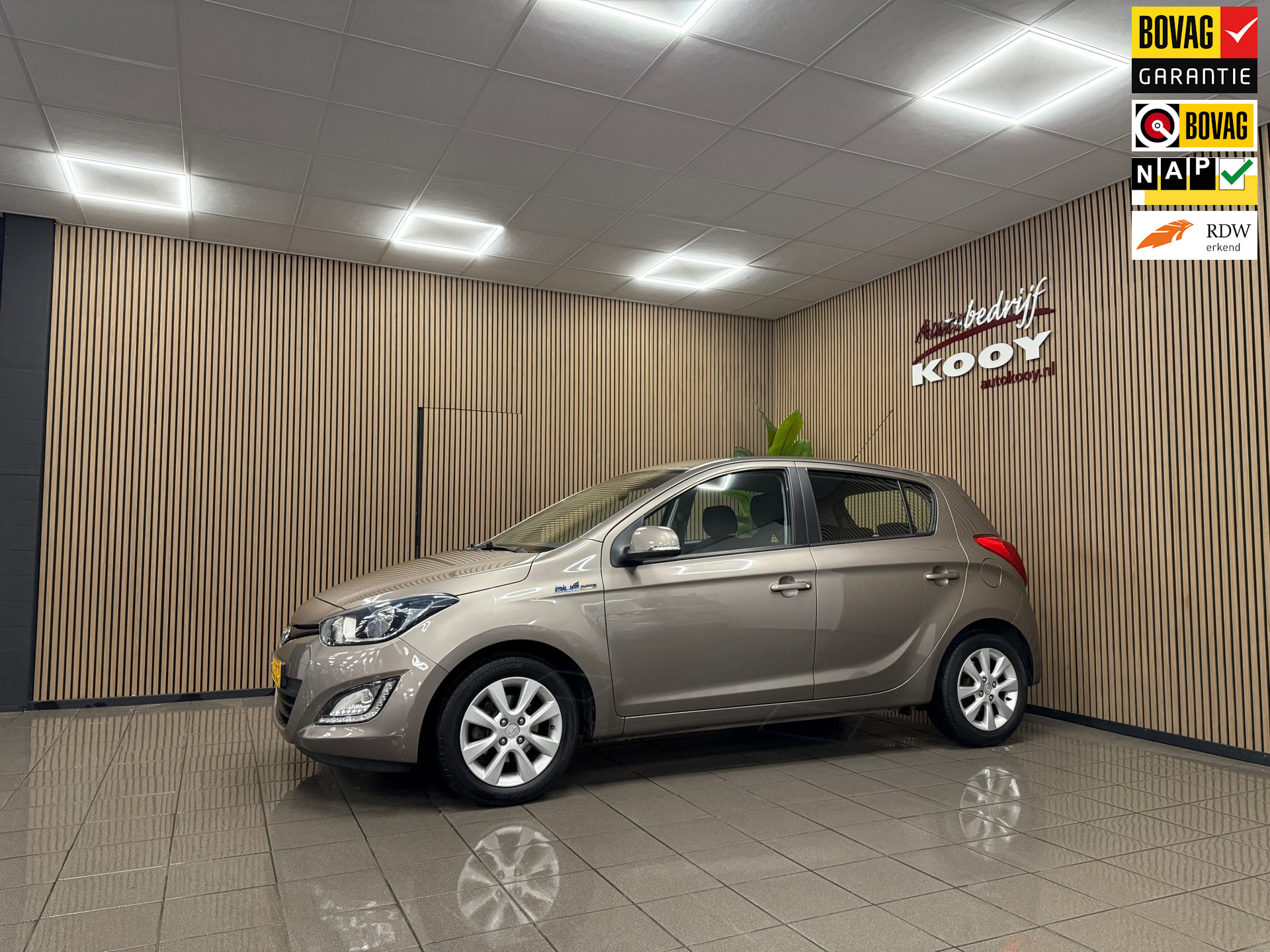 Hyundai I20 1.2i i-Deal * 65.153 km + NAP / Airco / LM Velgen / NL Auto *