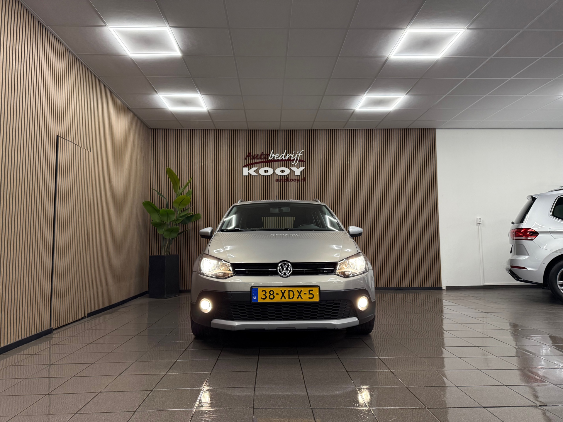 https://www.autokooy.nl//xml/images/50520300-8.JPG