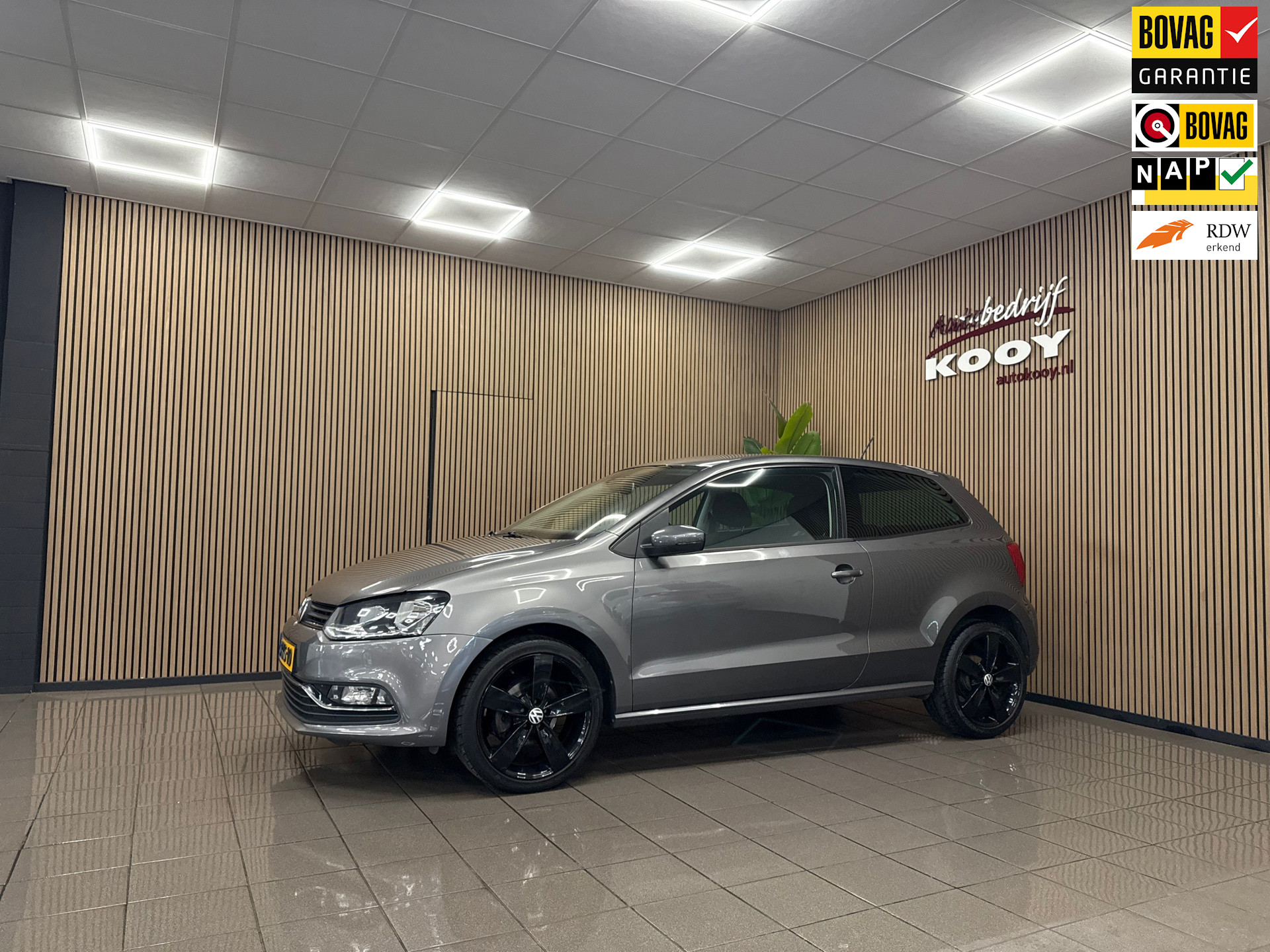 Volkswagen Polo 1.2 TSI Highline * Navigatie / Cruise control / LM Velgen / NL Auto *