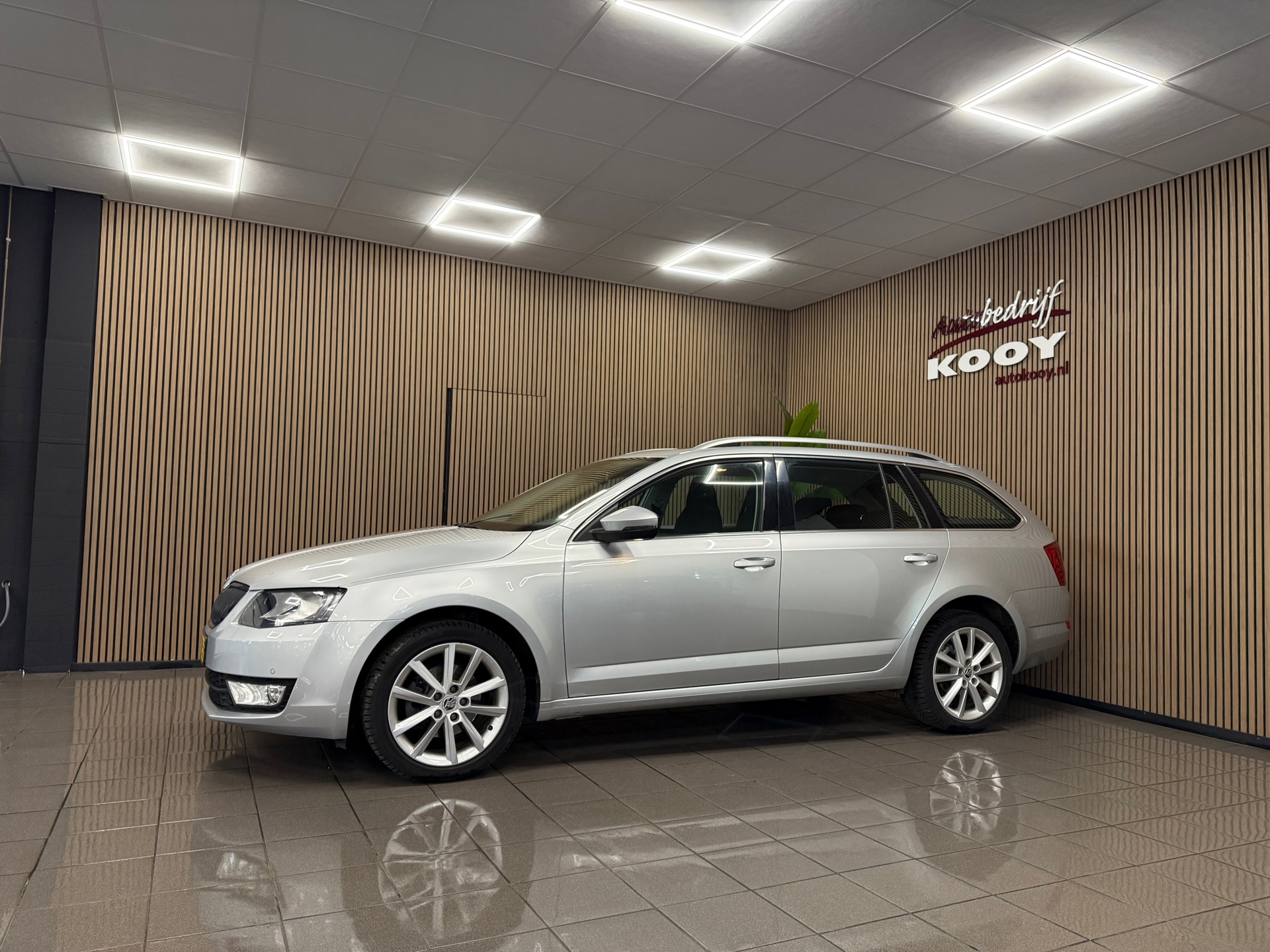 Skoda Octavia Combi 1.4 TSI Greentech Ambition Business * Automaat / Panoramadak / Navigatie / NL Auto *