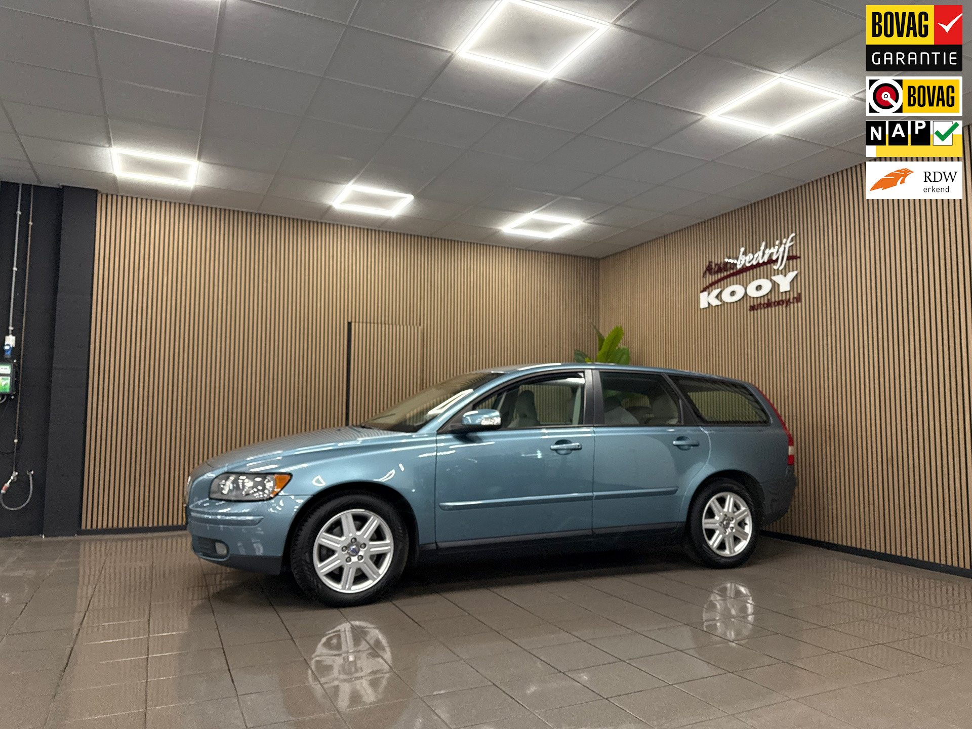 Volvo V50 2.4 Edition II * Automaat / Trekhaak / Cruise control / LM Velgen / NL Auto *