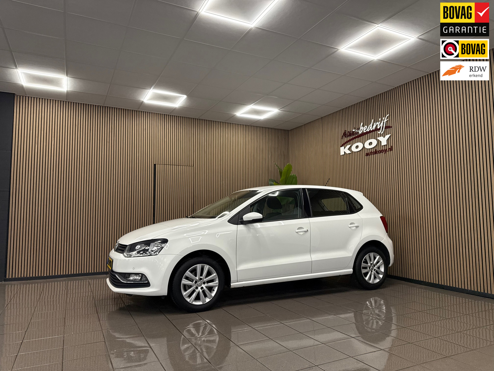 Volkswagen Polo 1.2 TSI Highline * Automaat / Parkeersensoren / Cruise control / LM Velgen *