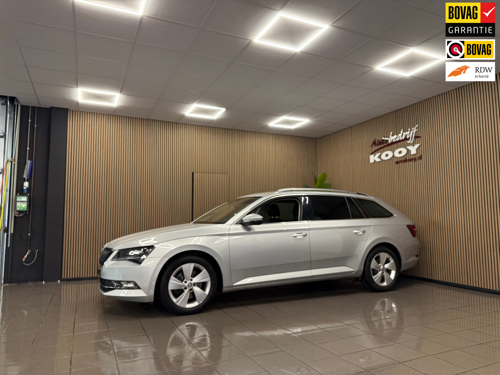 Skoda Superb Combi 1.4 TSI ACT Sportline Business * Automaat / Xenon / Leder / Carplay / Stoelverwarming *