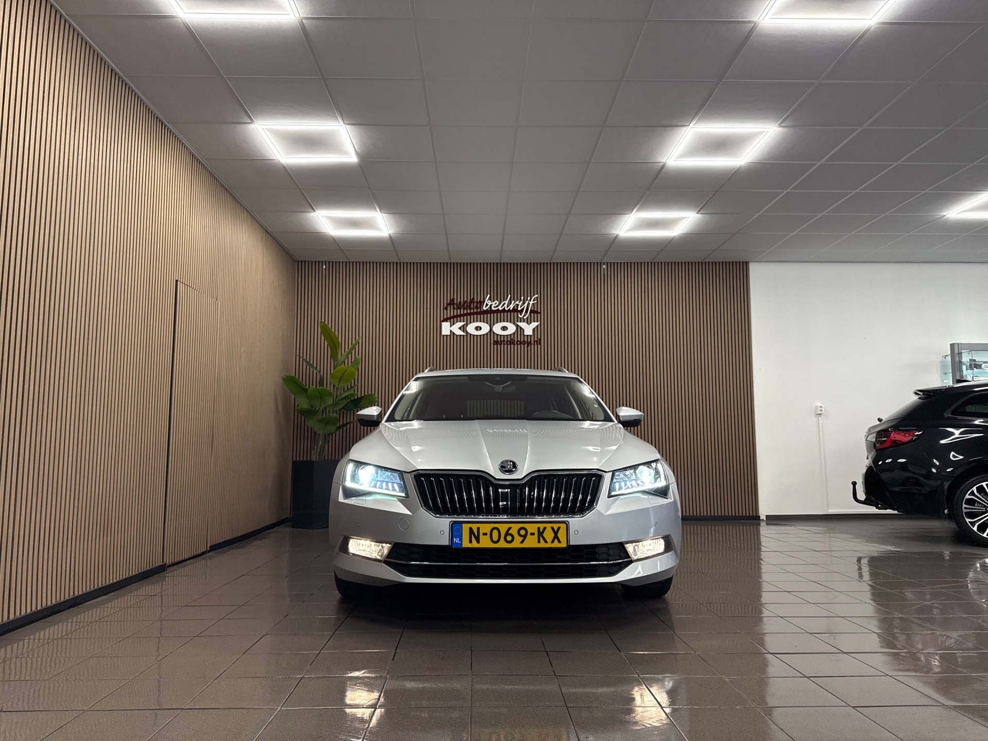 https://www.autokooy.nl//xml/images/51869572-9.JPG