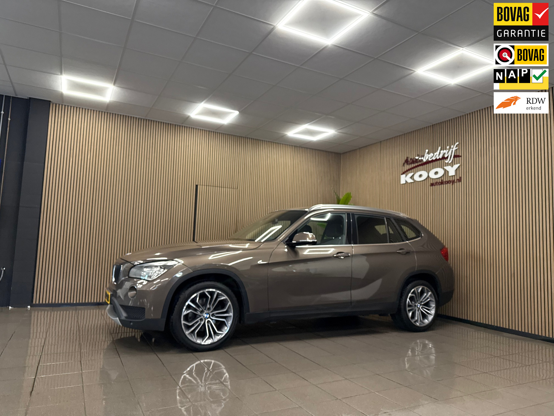 BMW X1 SDrive20i Chrome Line * Automaat / Navigatie / Camera / Afn. Trekhaak / NL Auto *