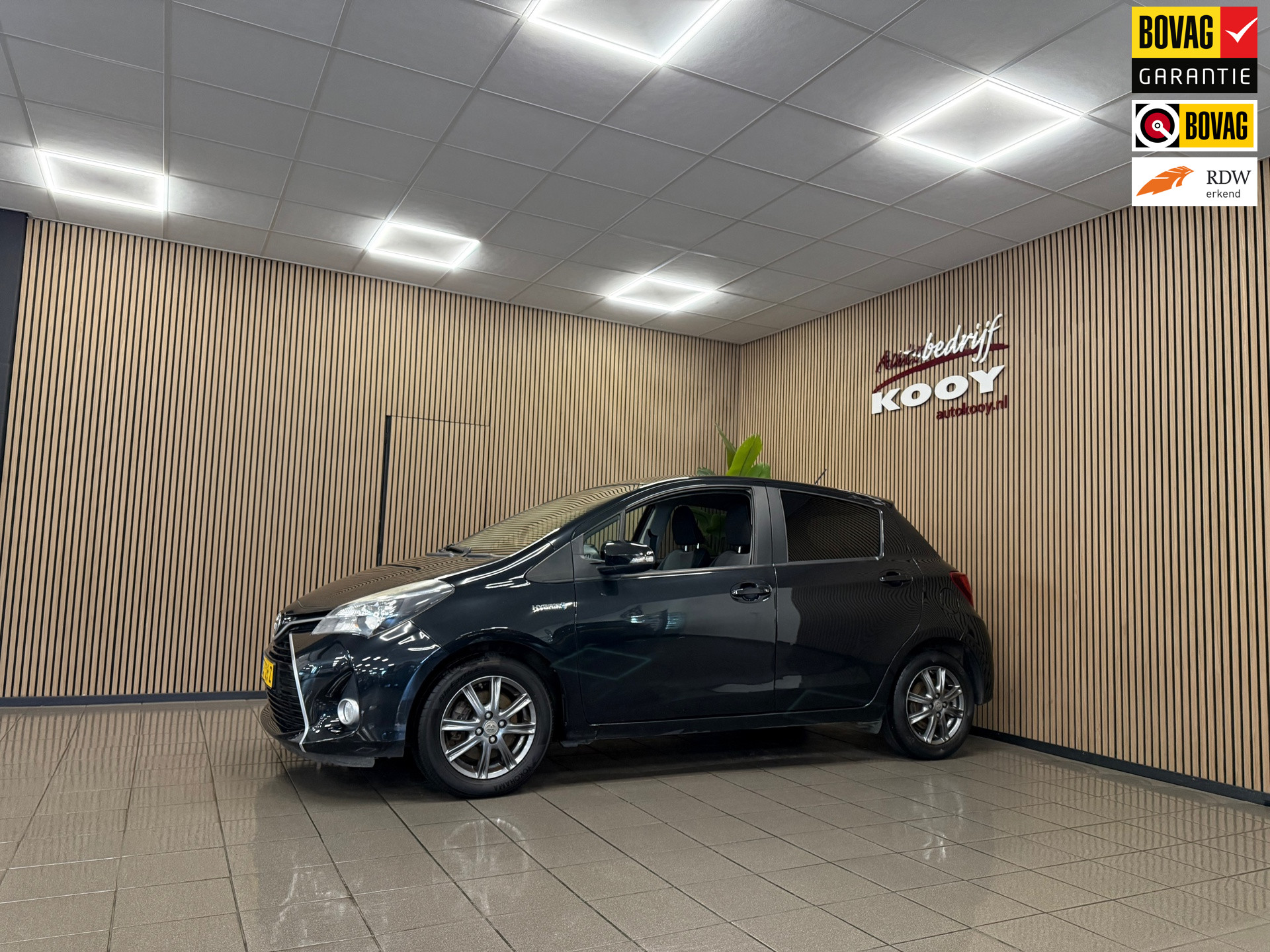 Toyota Yaris 1.5 Hybrid Lease * Automaat / Navigatie / Camera / LM Velgen *