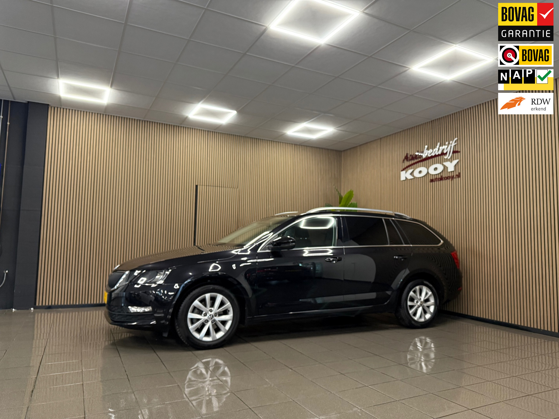 Skoda Octavia Combi 1.0 TSI Greentech Ambition * Automaat / Carplay / Navigatie / LM Velgen / NL Auto *