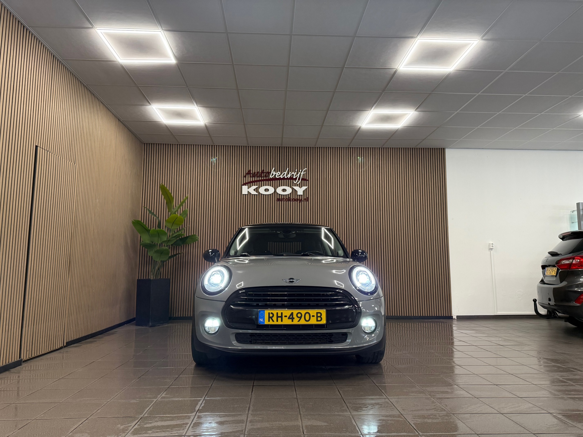 https://www.autokooy.nl//xml/images/52827717-8.JPG
