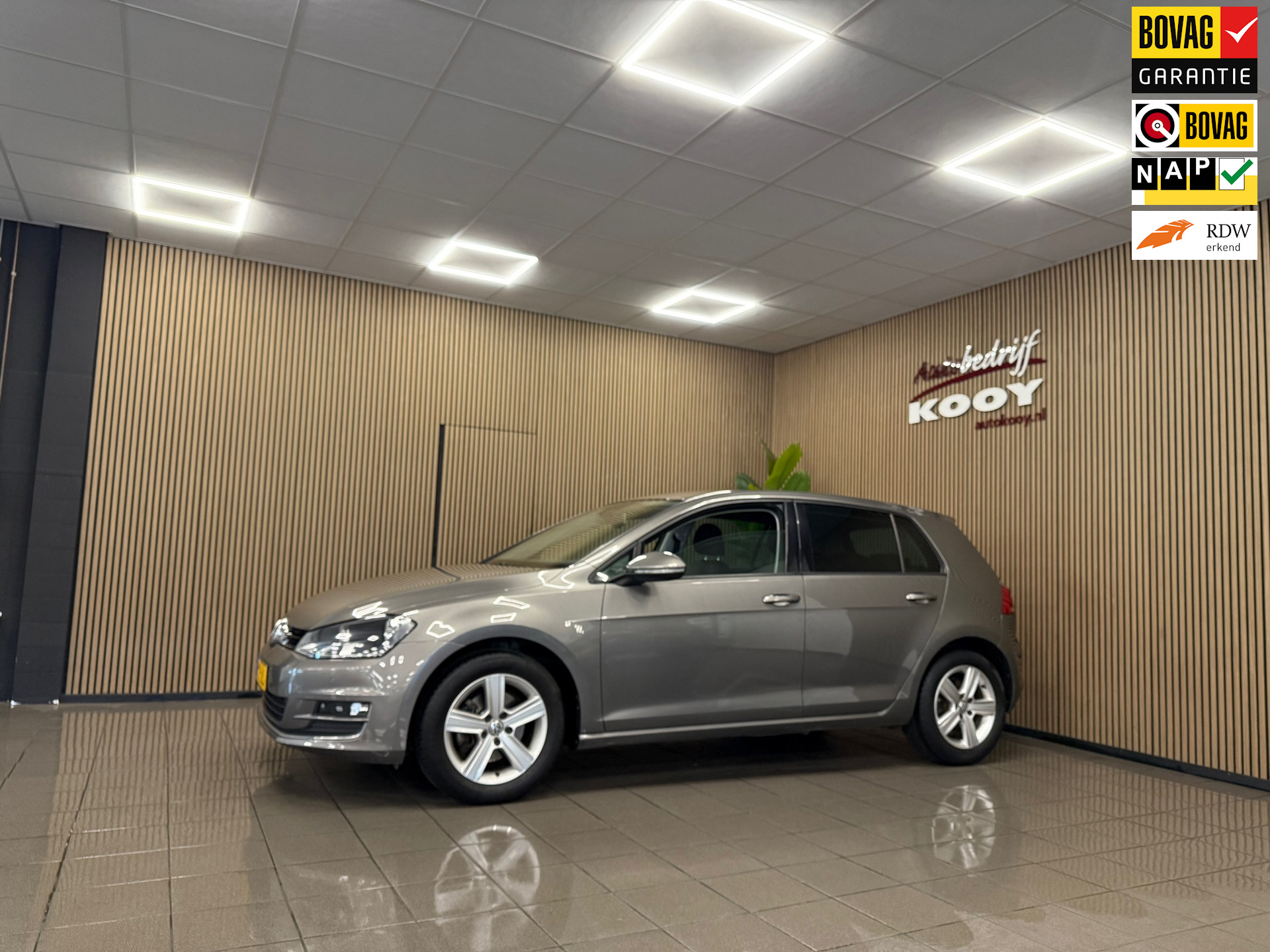 Volkswagen Golf 1.4 TSI Highline * Automaat / 1e Eig / Navigatie / Afn. Trekhaak / NL Auto *