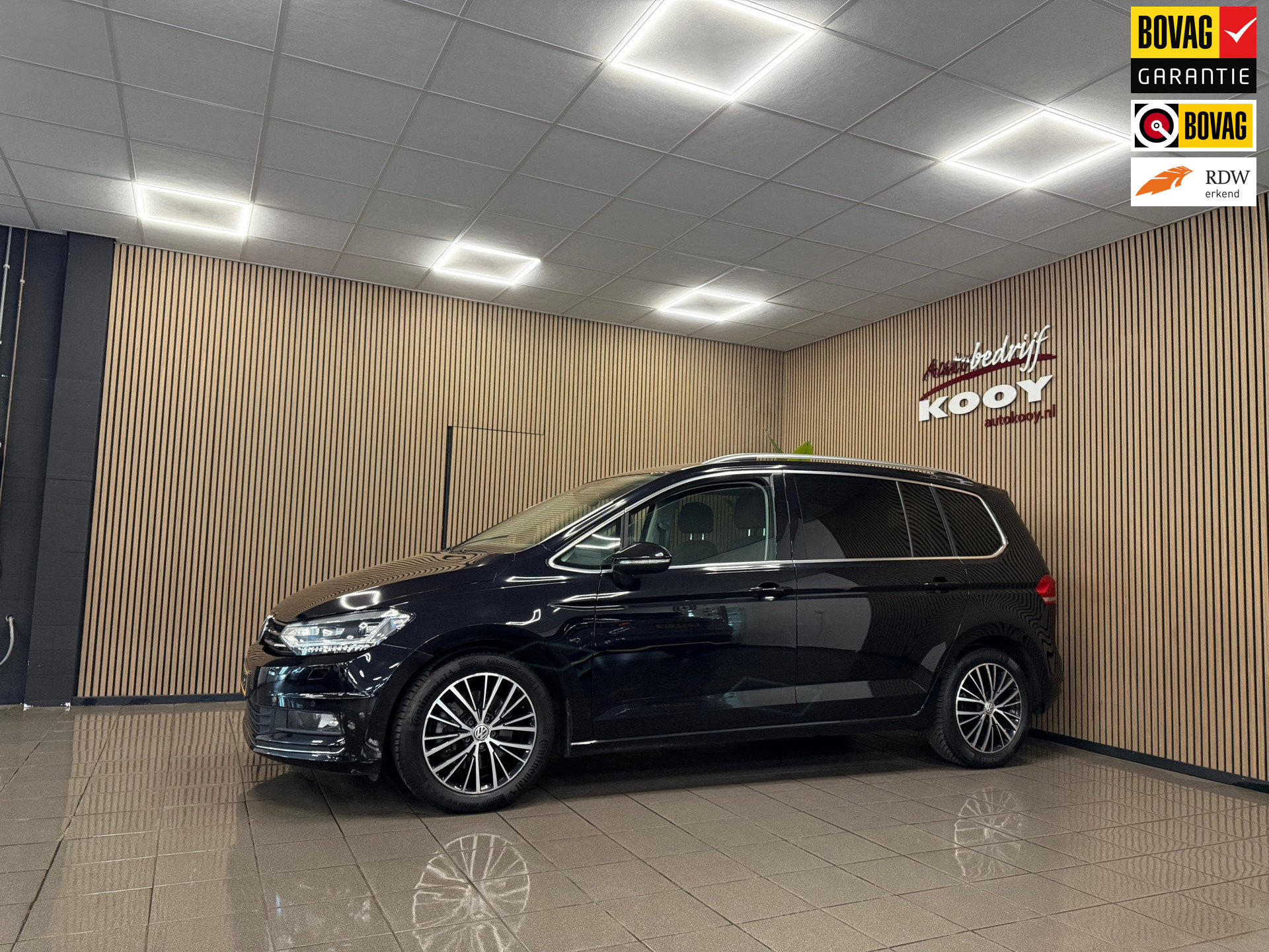 Volkswagen Touran 2.0 TDI SCR Highline 7p * 7 Persoons / Navigatie / Camera / Stoelverwarming *
