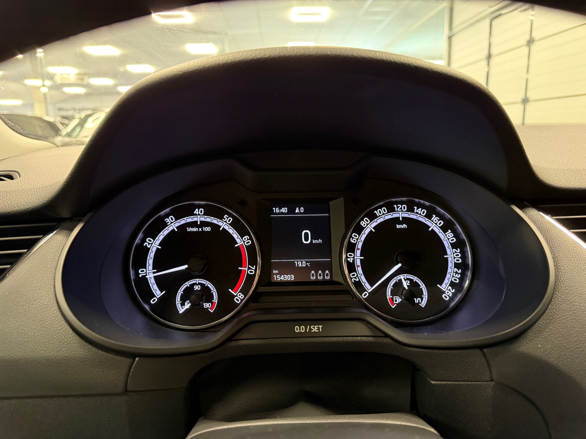 https://www.autokooy.nl//xml/images/53173334-14.JPG