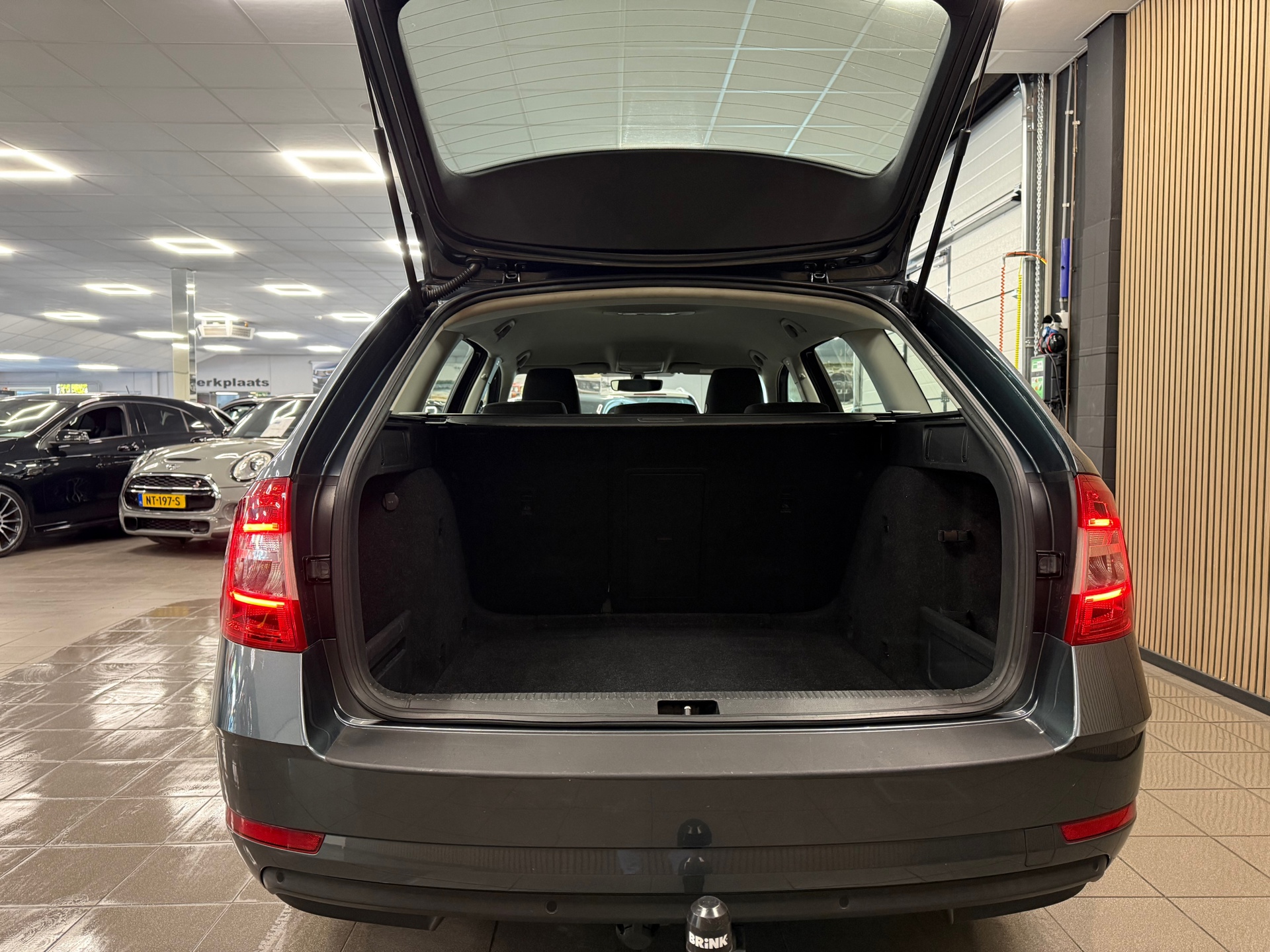https://www.autokooy.nl//xml/images/53173334-5.JPG