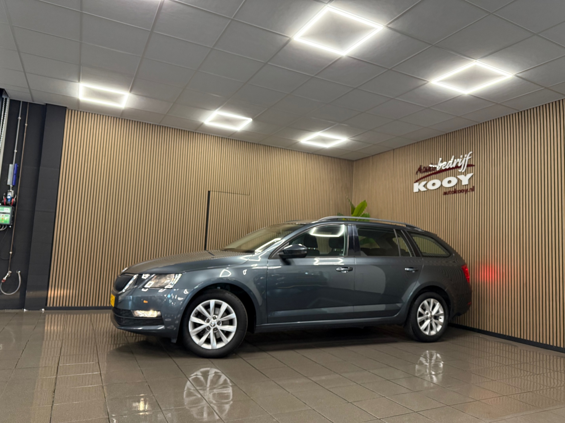https://www.autokooy.nl//xml/images/53173334-9.JPG