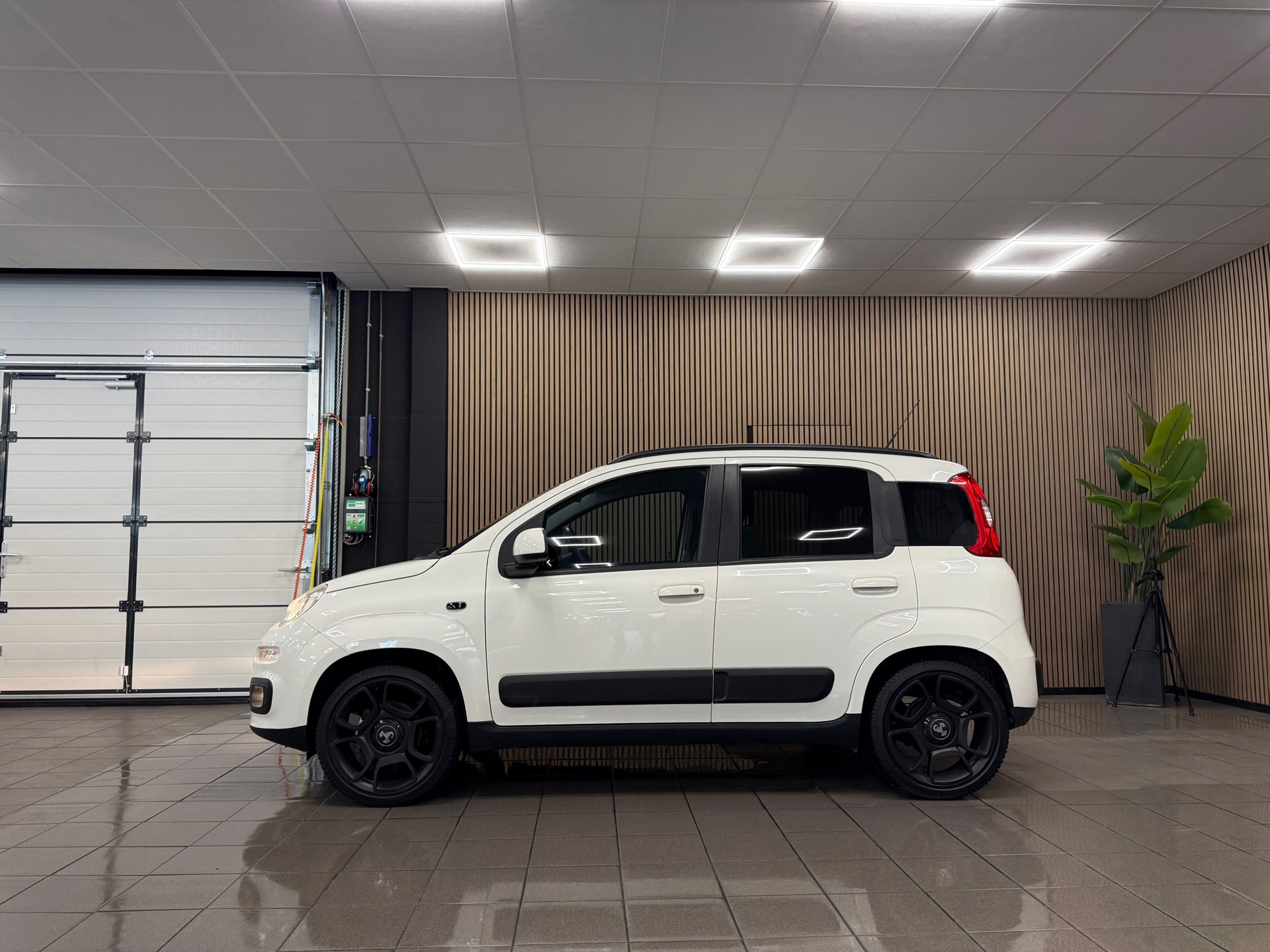 https://www.autokooy.nl//xml/images/53218482-2.JPG
