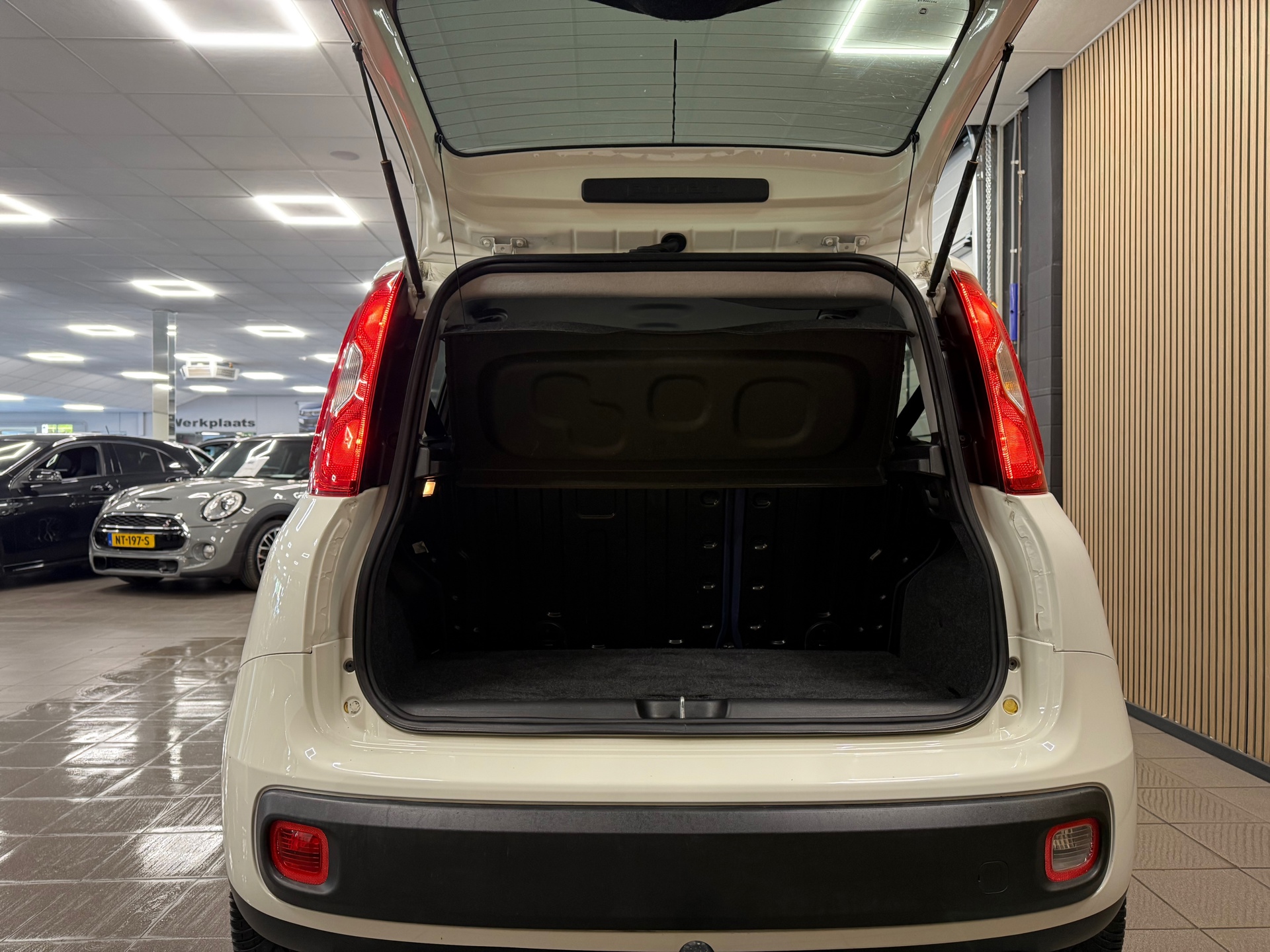 https://www.autokooy.nl//xml/images/53218482-5.JPG